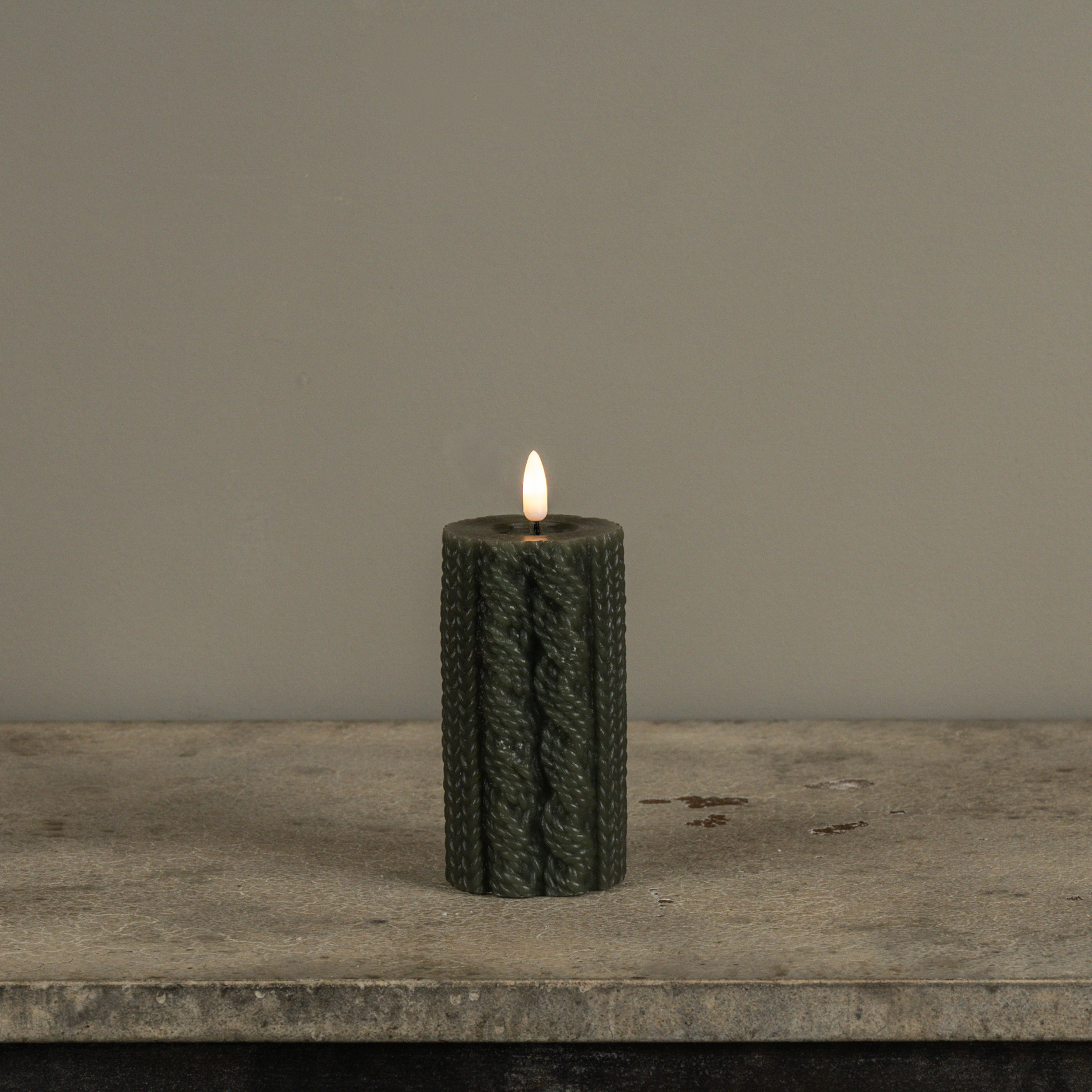 5" DARK GREEN SWEATER 3D FLAME CANDLE