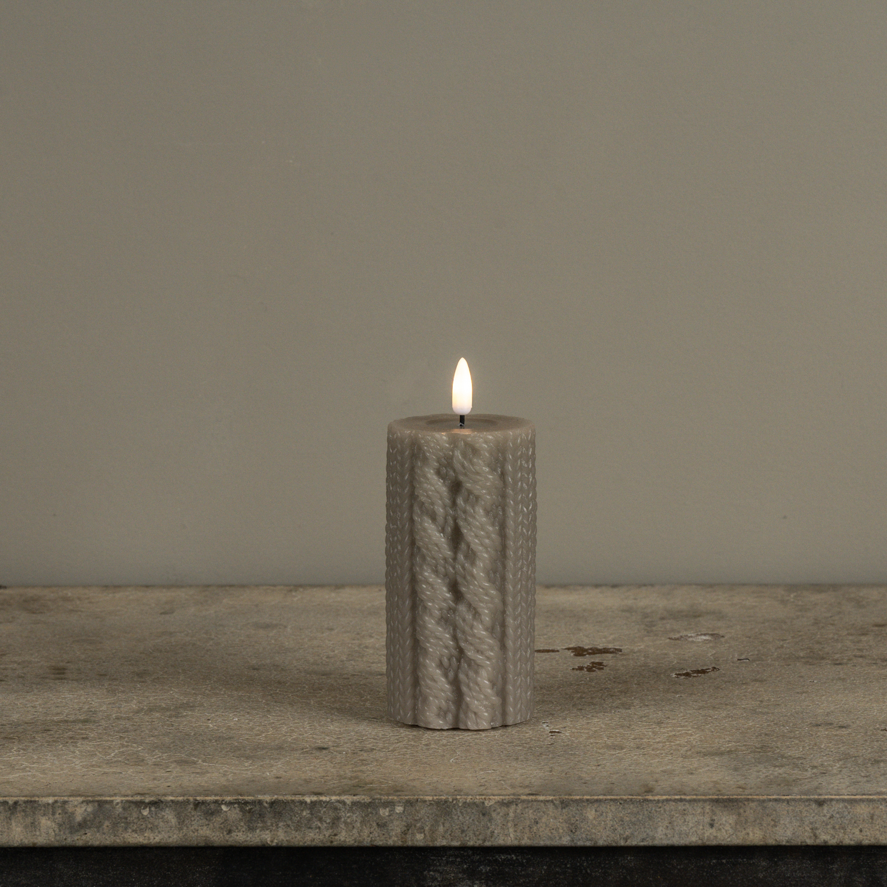 5" TAUPE SWEATER 3D FLAME CANDLE