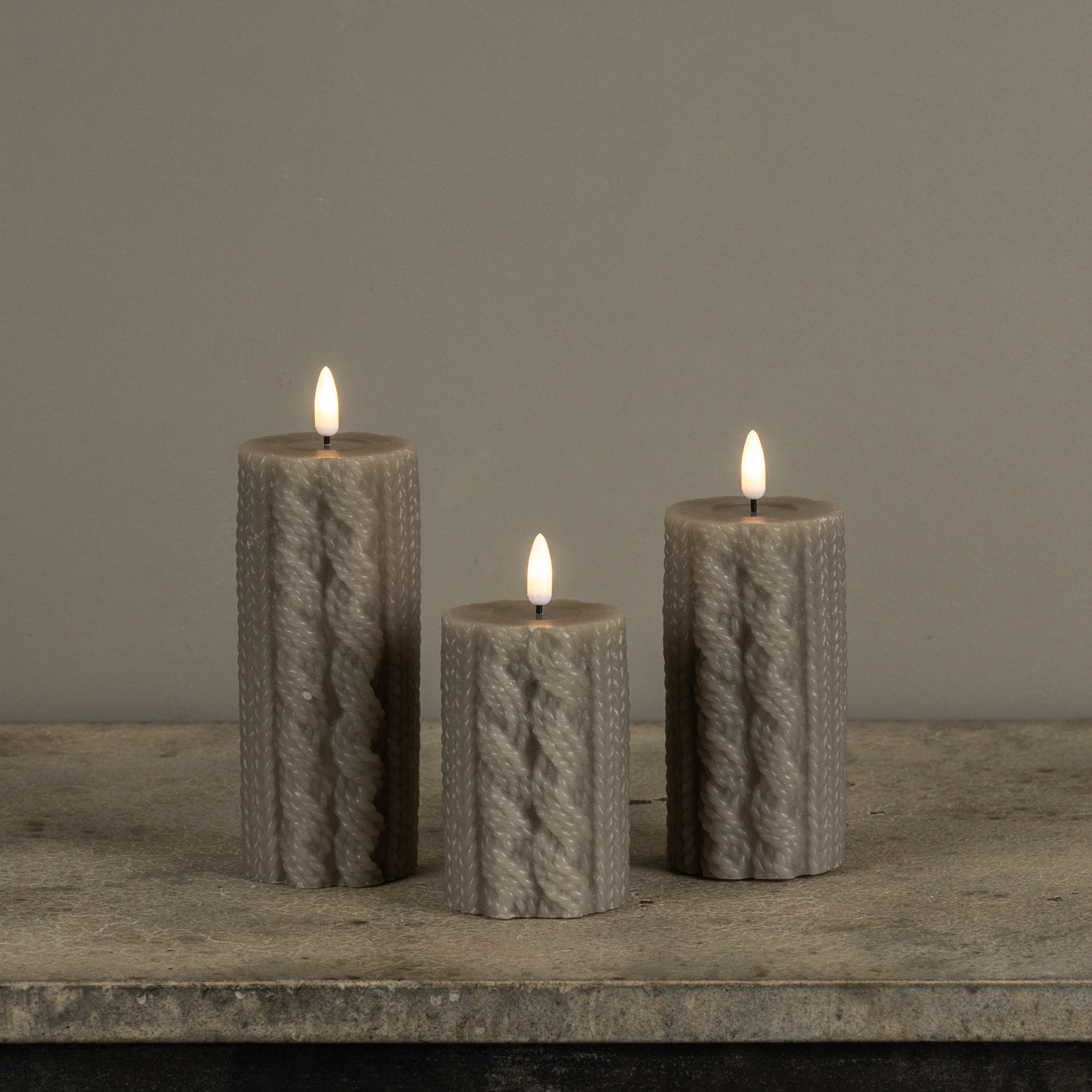 6" TAUPE SWEATER 3D FLAME CANDLE