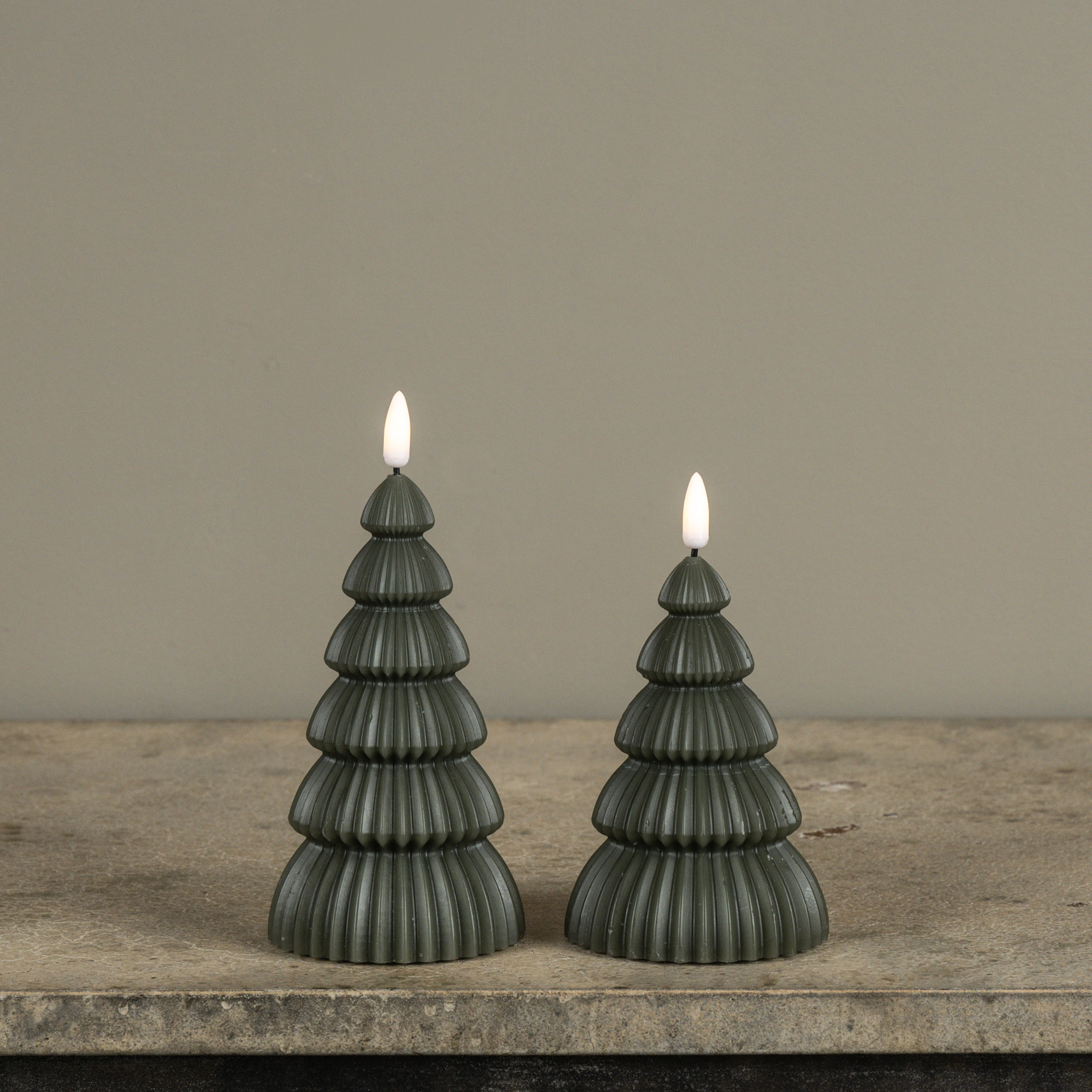 5" NOBLE DARK GREEN TREE 3D FLAME CANDLE