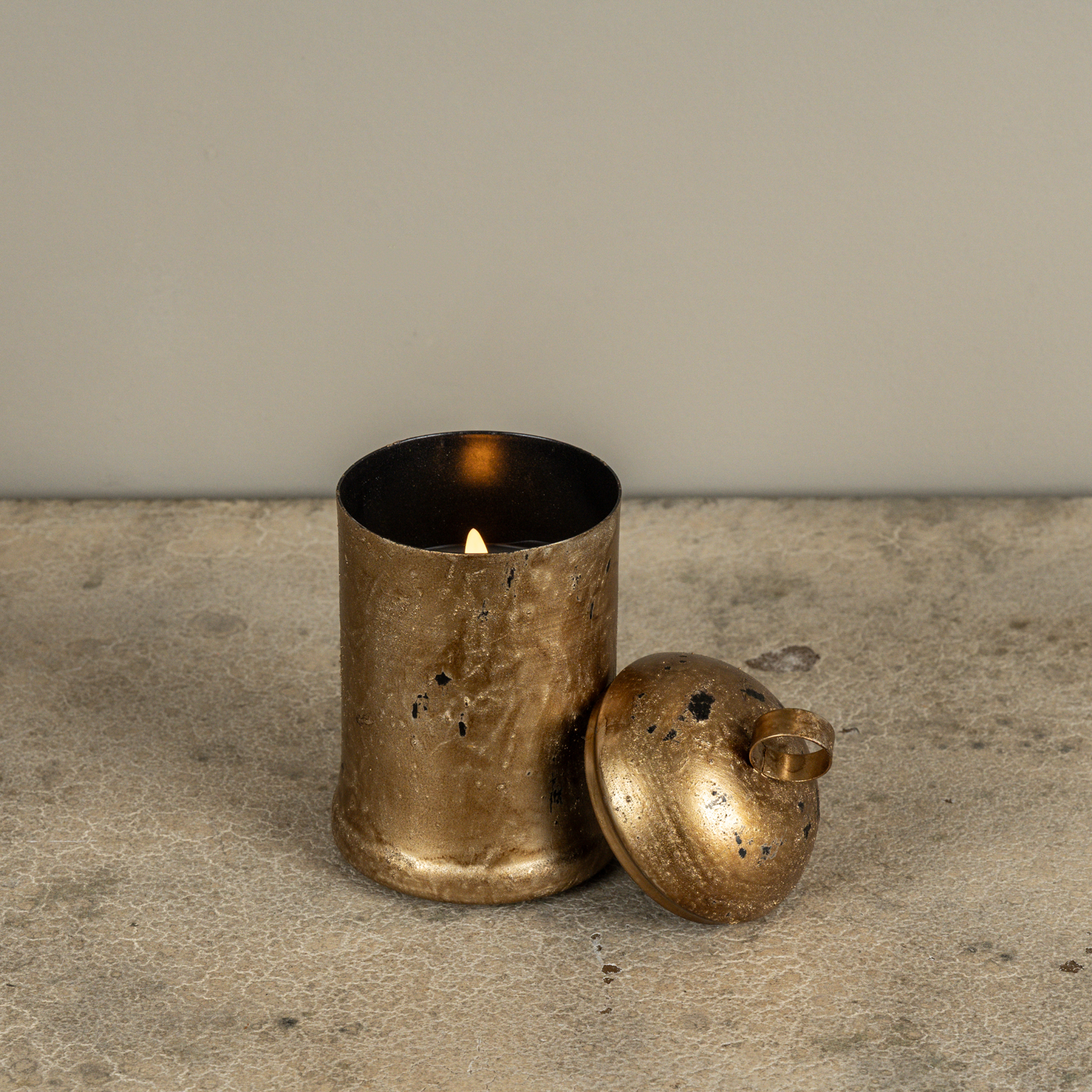 7" GOLD SLEIGH BELL 3D FLAME CANDLE