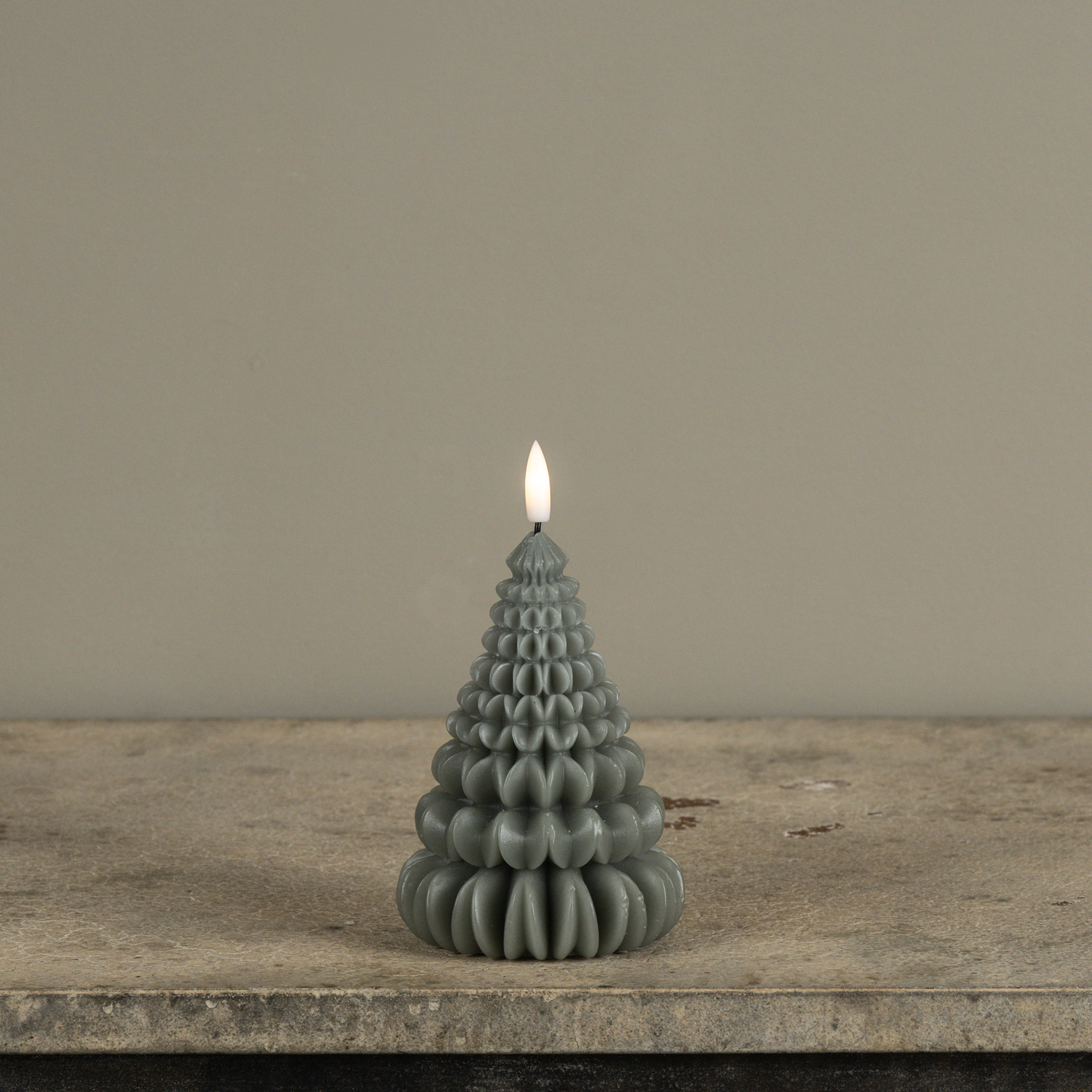 5.5" GREEN 3D FLAME RUFFLE TREE CANDLE