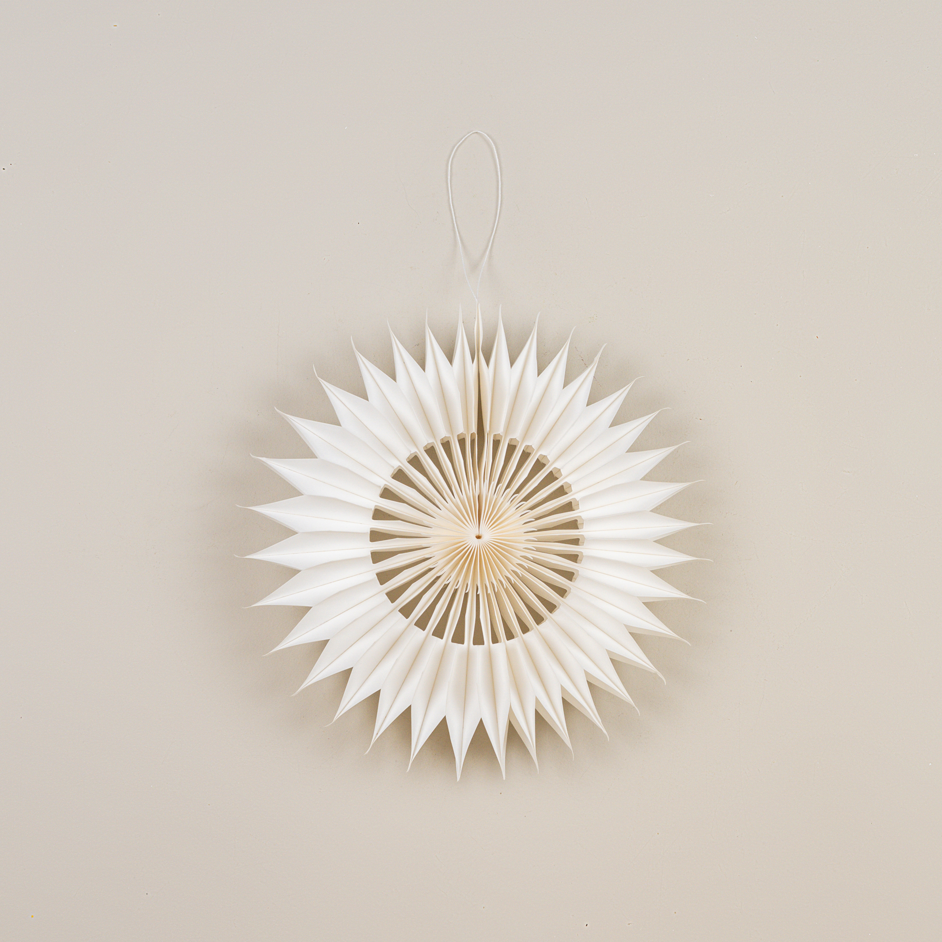 12" WHITE PAPER SNOWFLAKE
