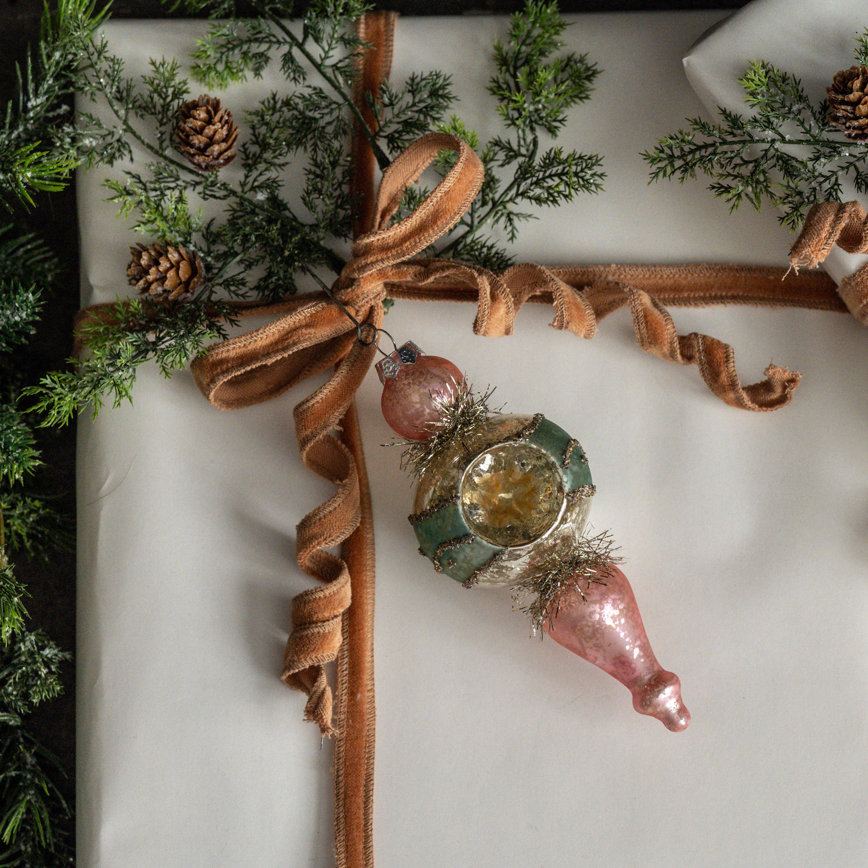 PASTEL GLASS FINIAL ORNAMENT