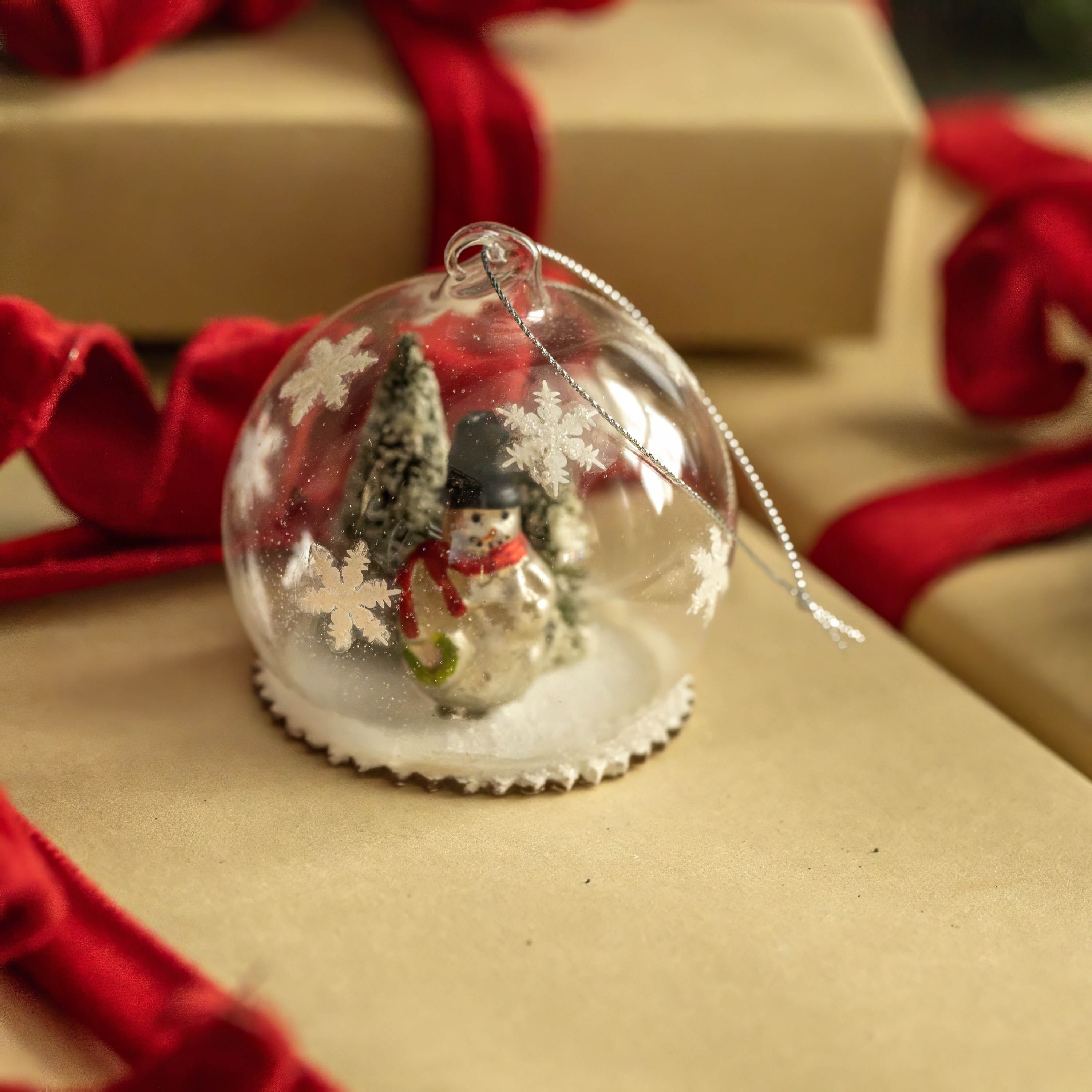 SNOWMAN IN GLASS GLOBE ORNAMENT