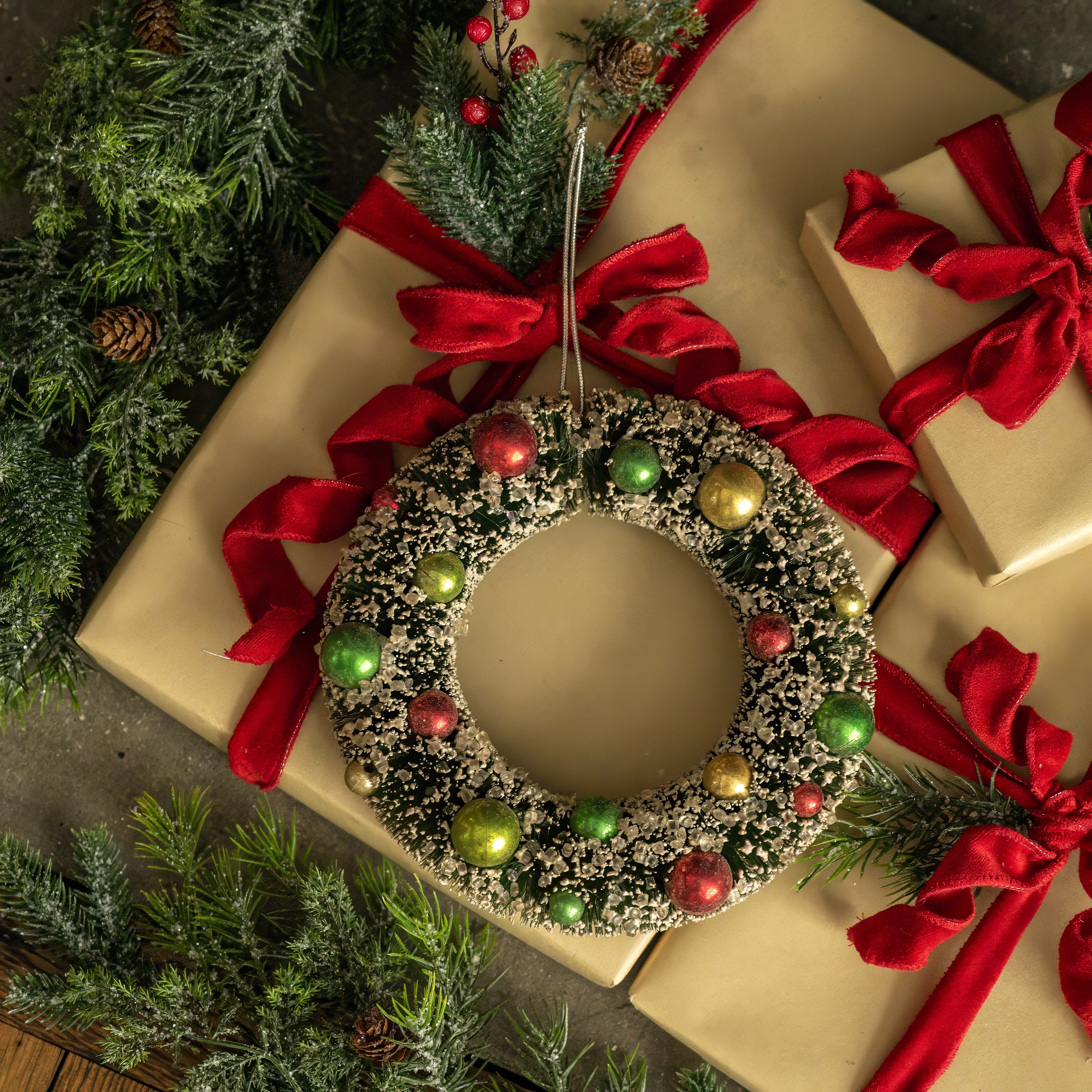 8" VINTAGE BOTTLEBRUSH WREATH