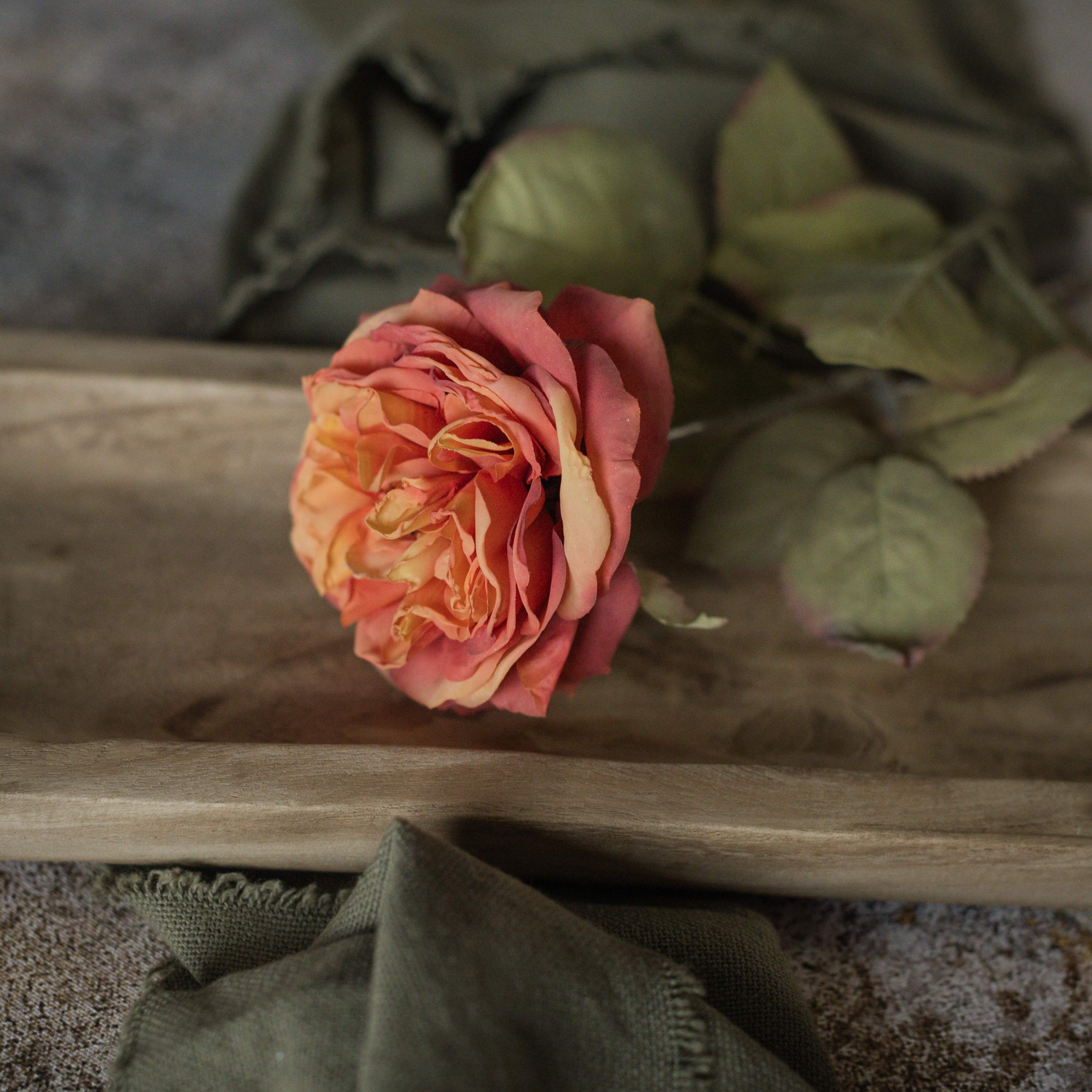 19" SUNSET DRIED ROSE SPRAY