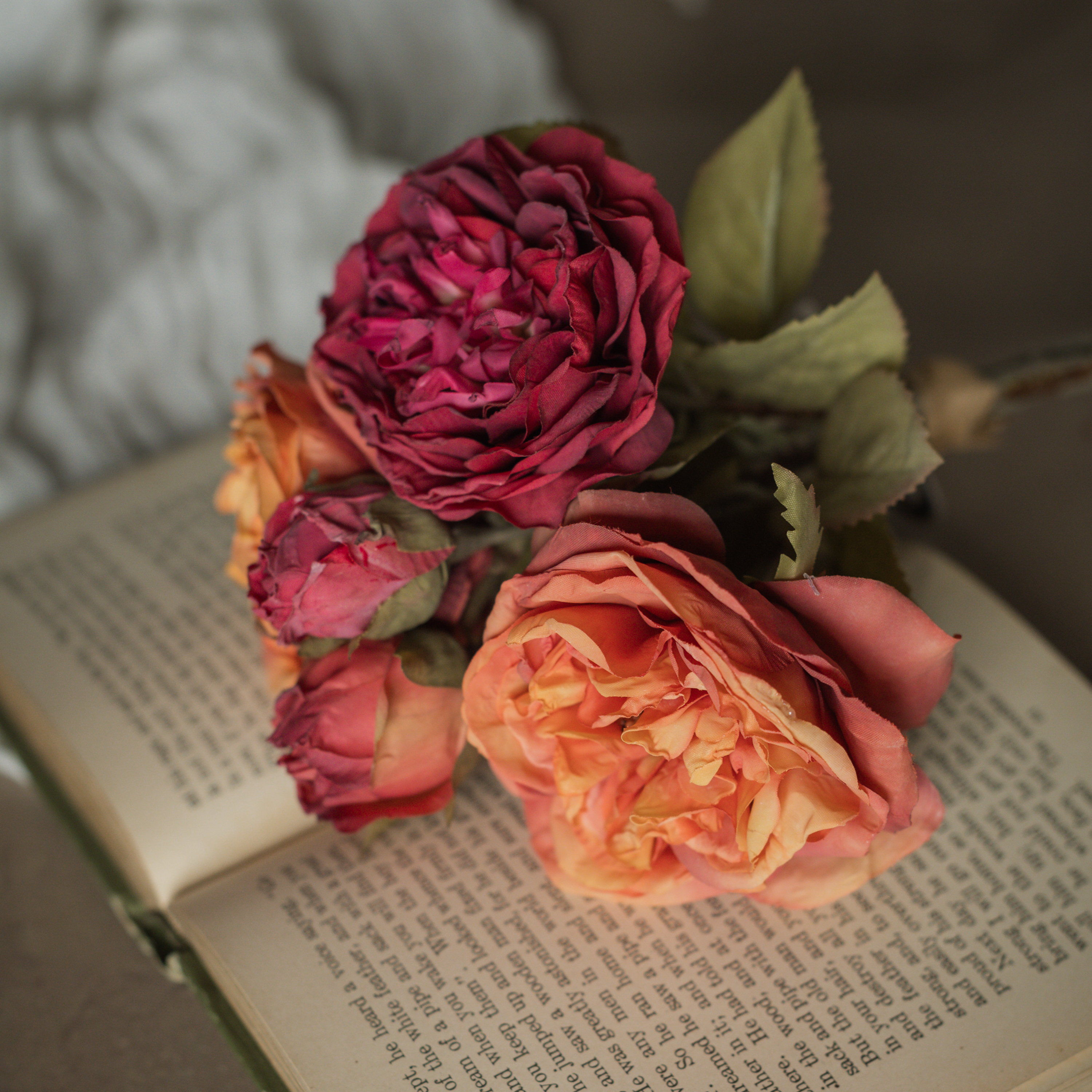 14" ORANGE & BURGUNDY DRIED ROSE BUNDLE