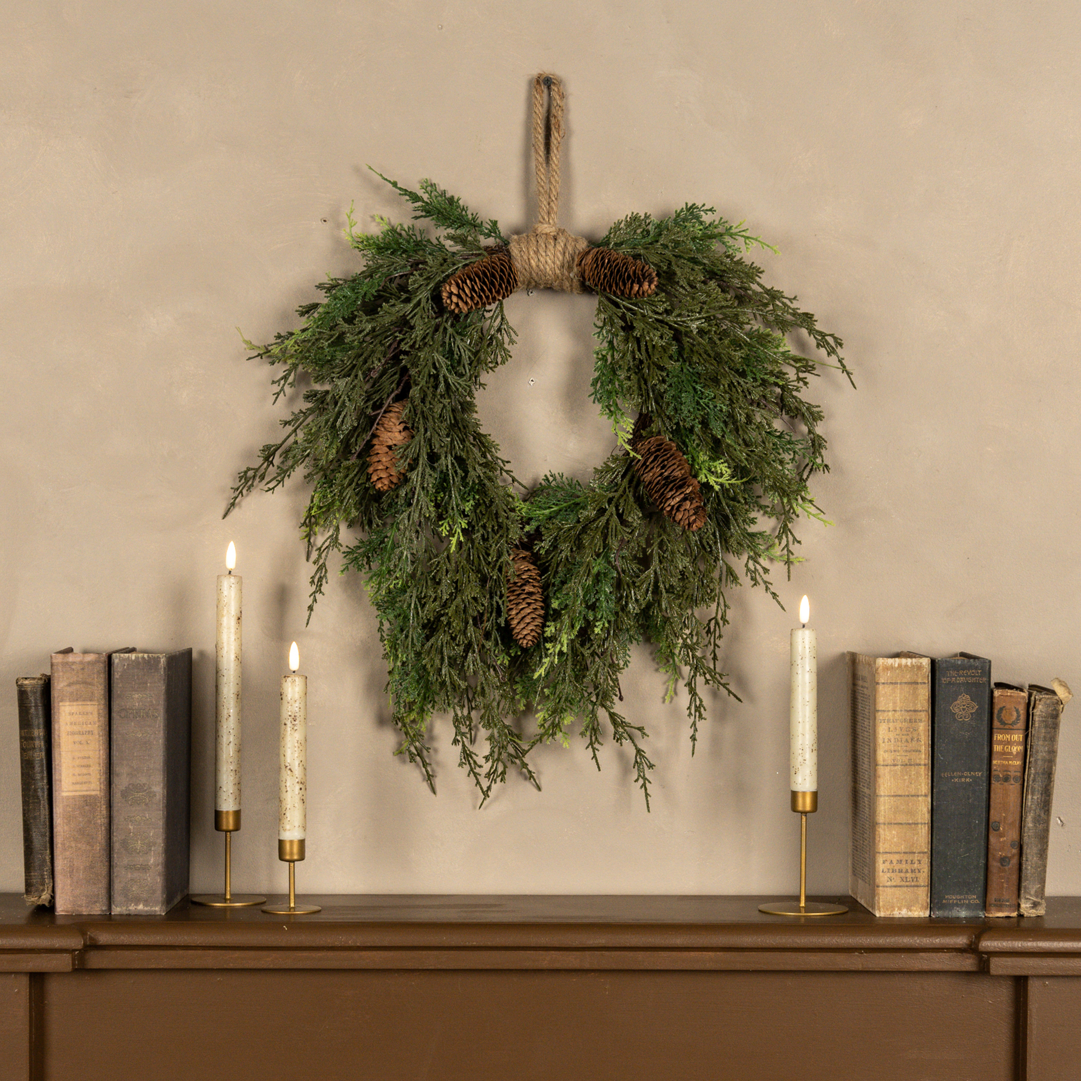 16" CEDAR HANGING WREATH W/CONES