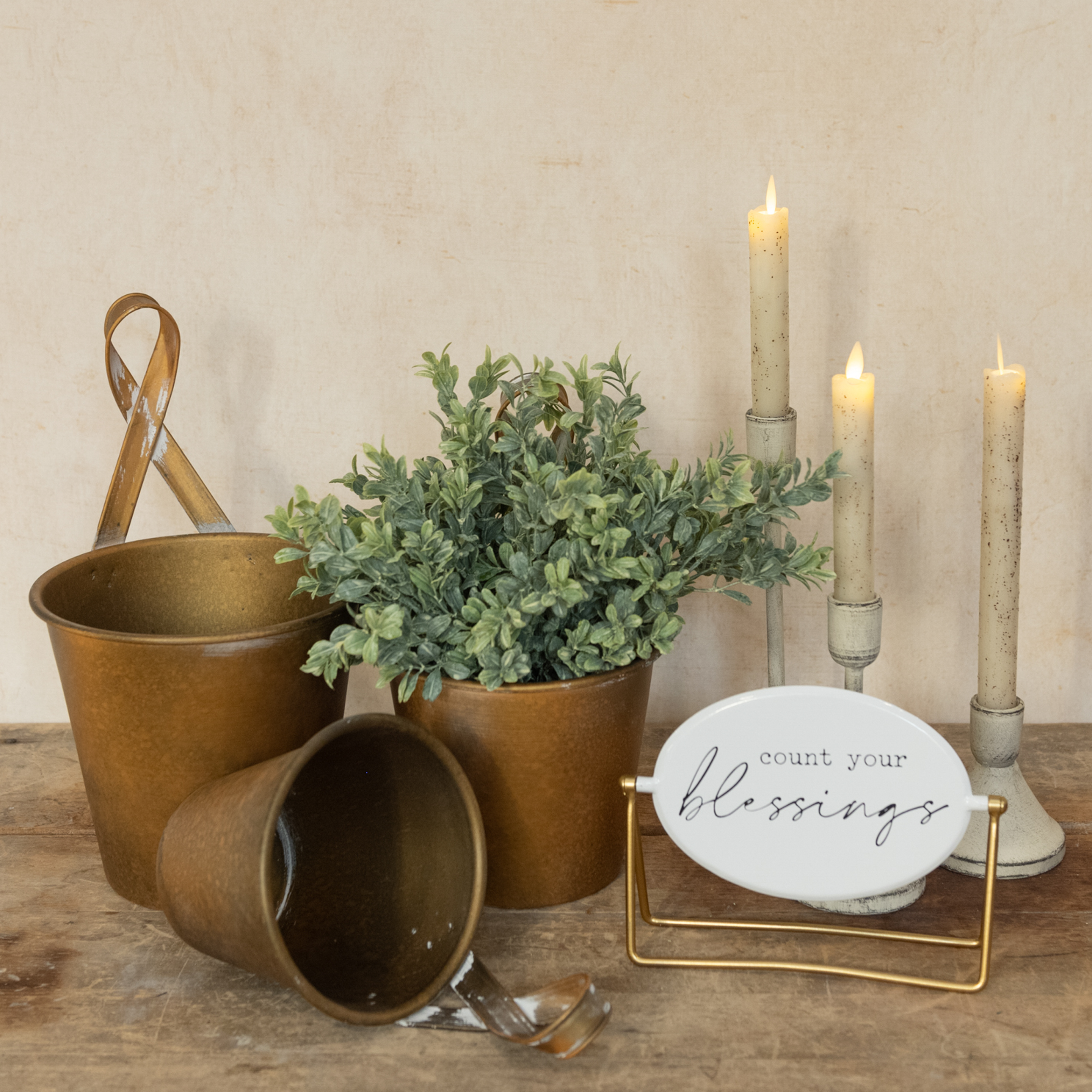 SET/ 3 GOLD FLOWER POTS