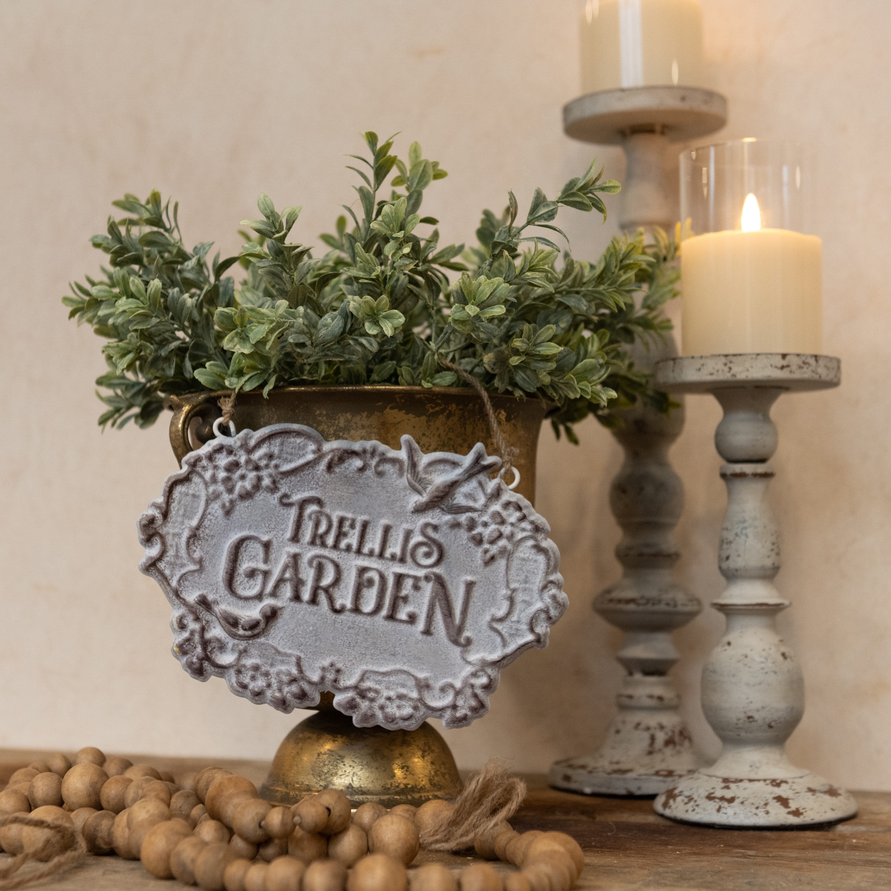 TRELLIS GARDEN HANGING SIGN