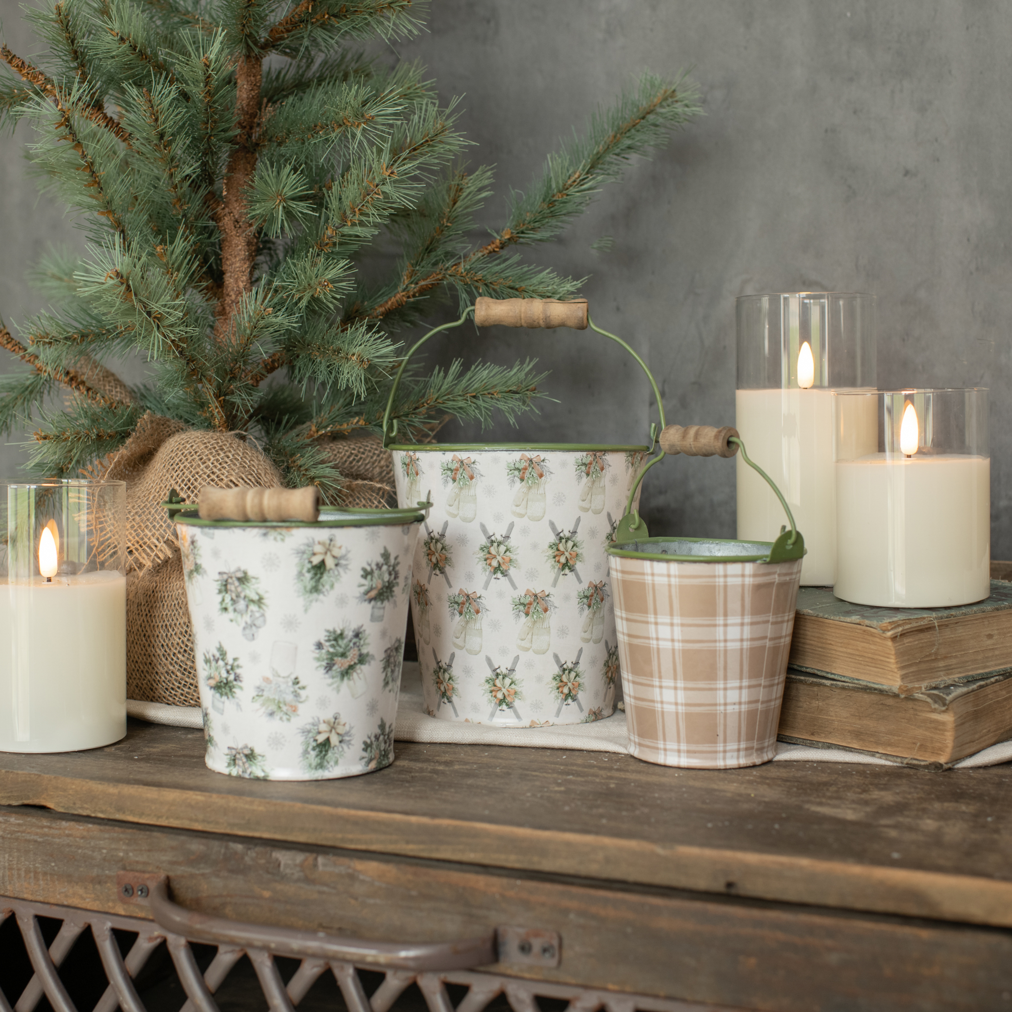 SET/ 3 SNOWY MITTENS BUCKETS