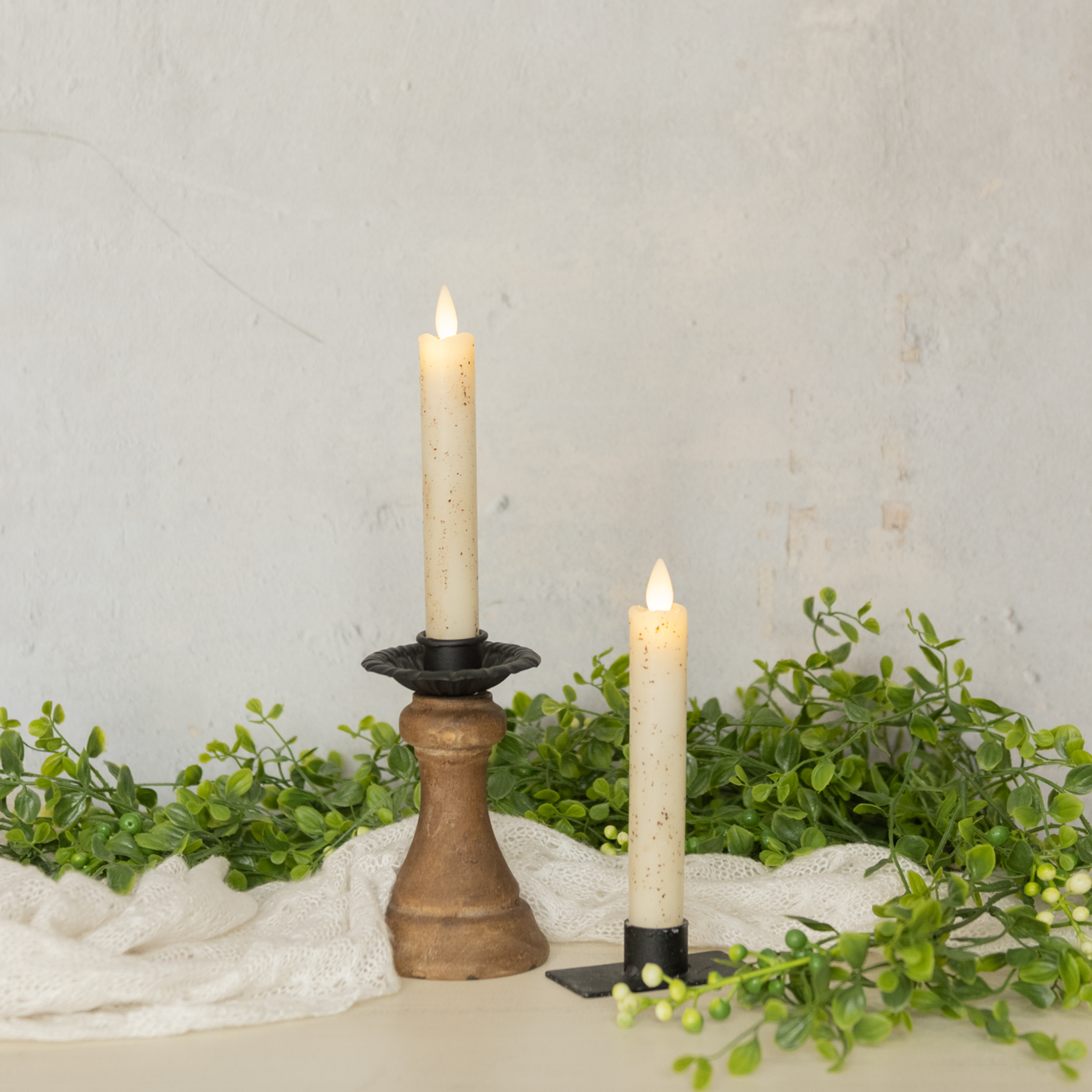 SET/ 2 - 6.75" MOVING FLAME CREAM TAPER CANDLE