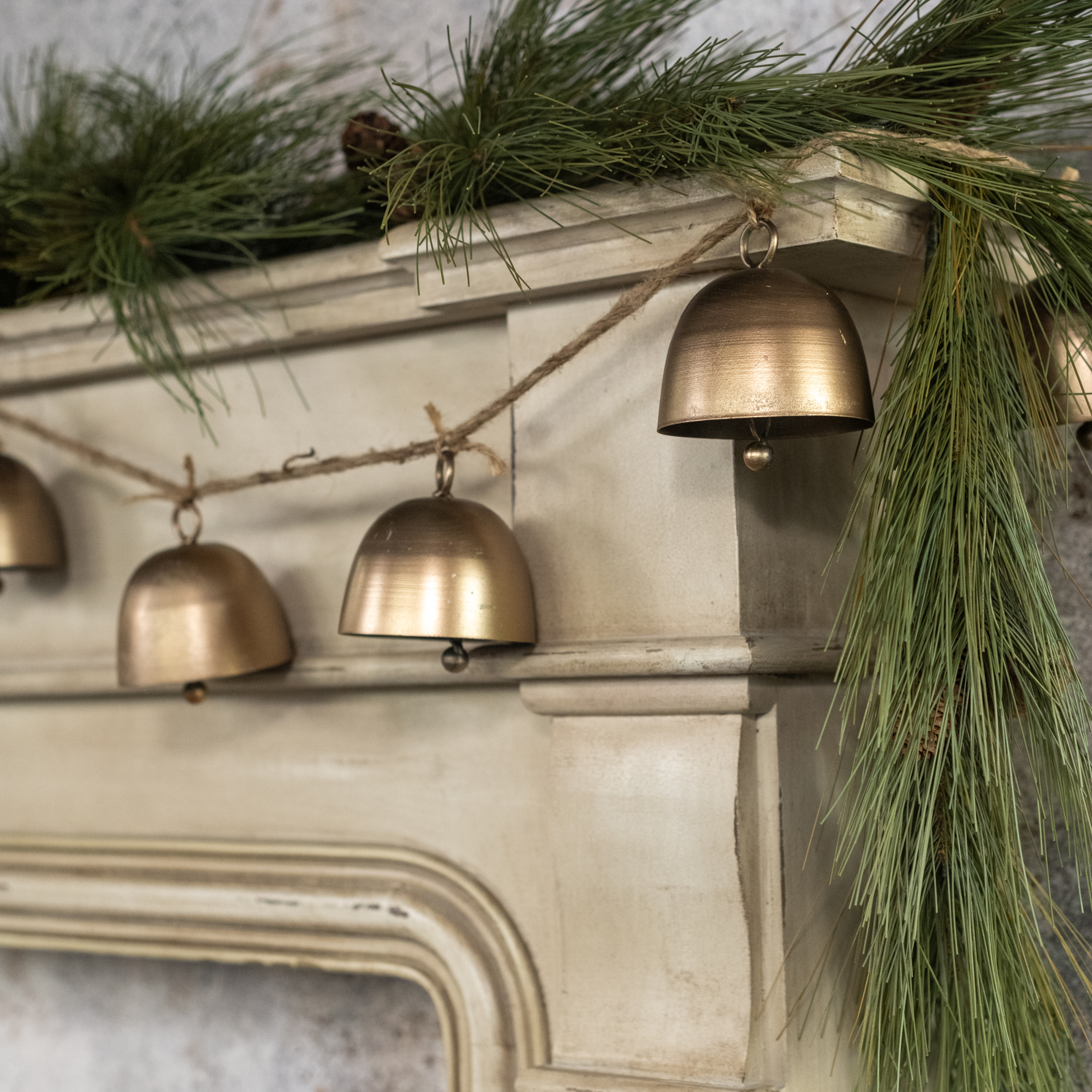 54" MORGAN BELL GARLAND