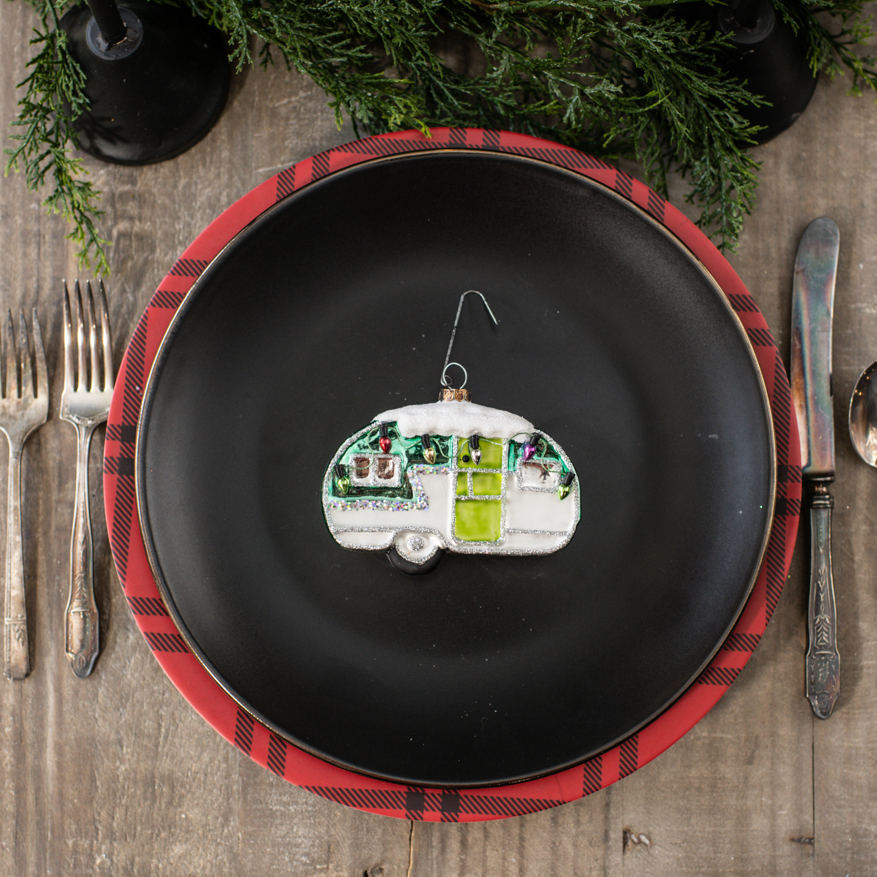SNOWY CHRISTMAS CAMPER ORNAMENT