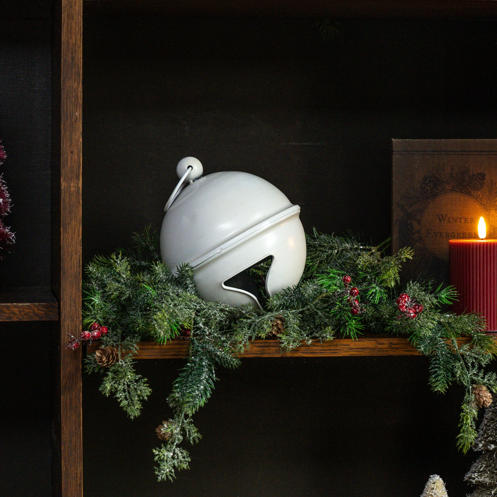 6.75" WHITE SLEIGH BELL