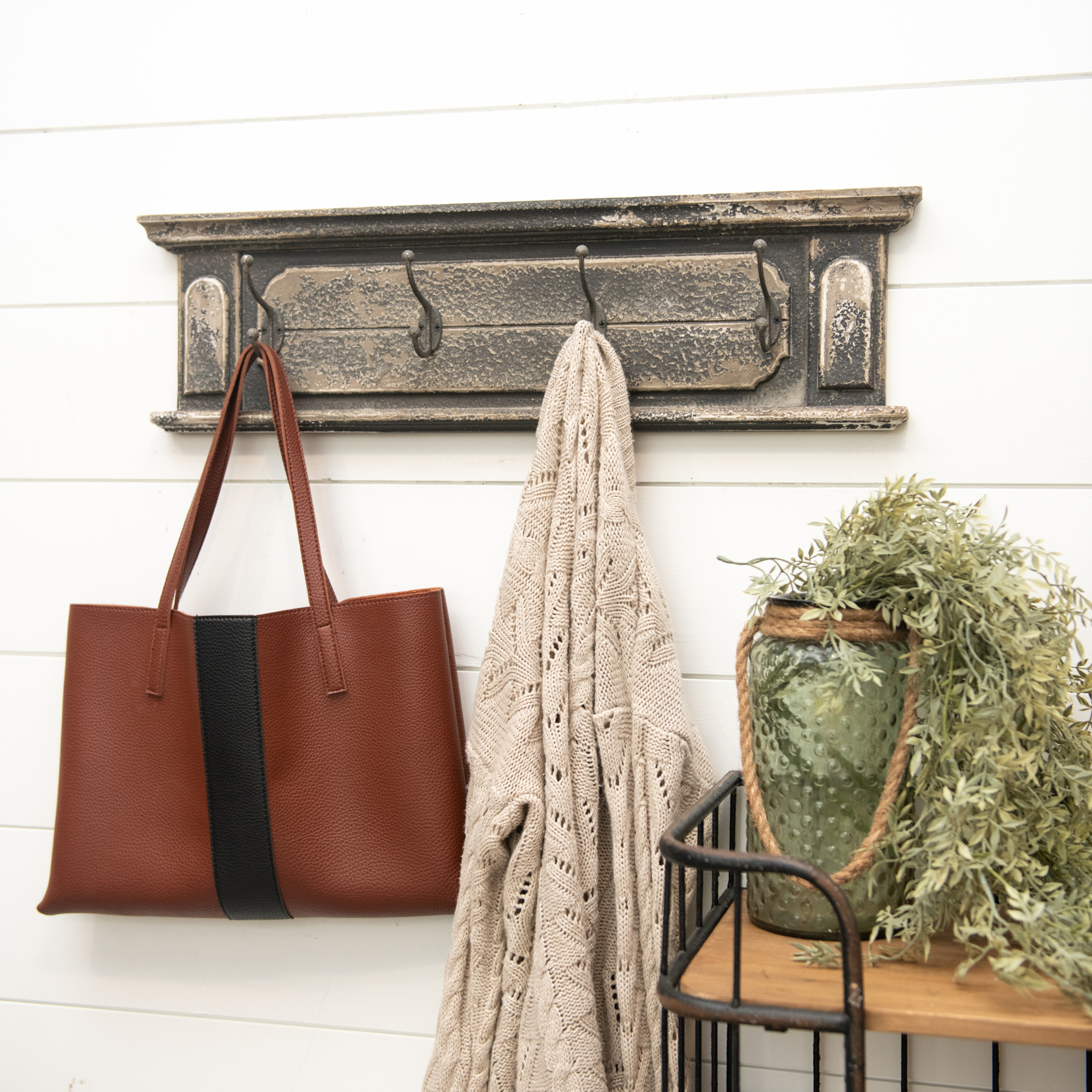 ARCH ALL BLACK COAT RACK