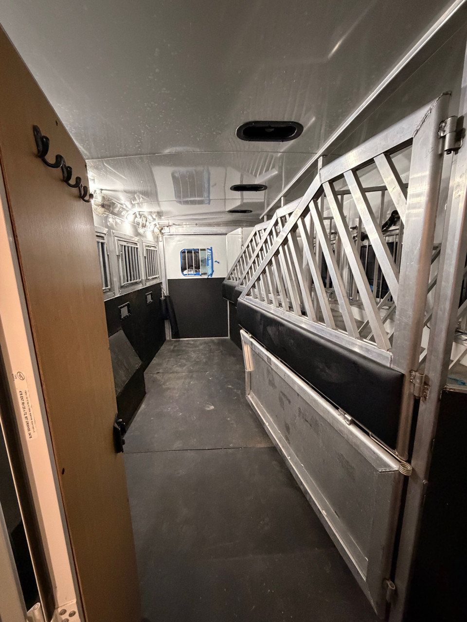 2015 Bison Premiere Horse Trailer