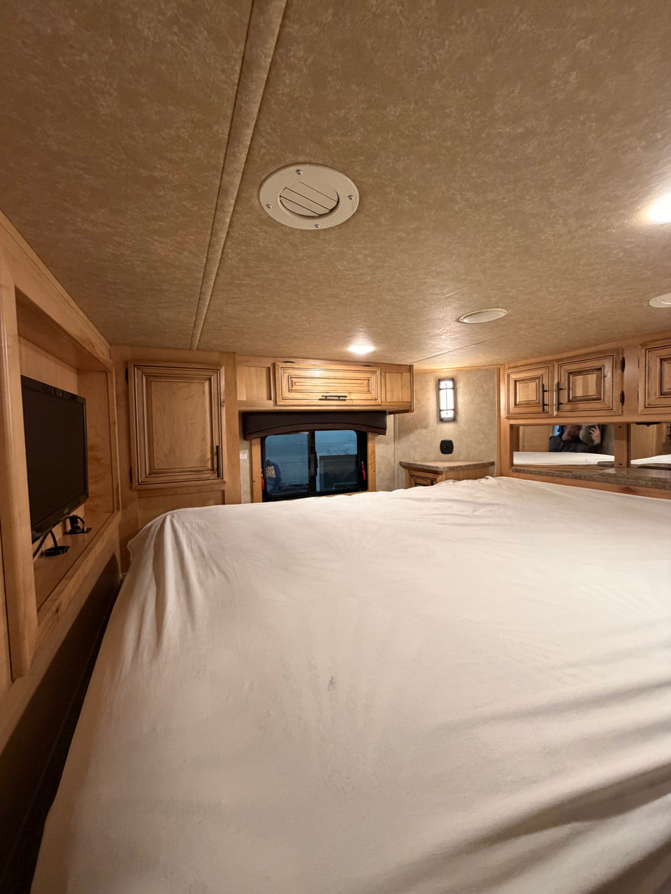 2015 Bison Premiere Horse Trailer