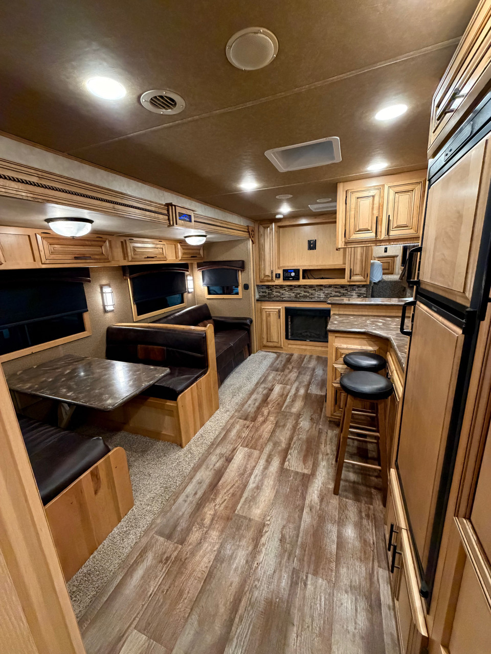 2015 Bison Premiere Horse Trailer