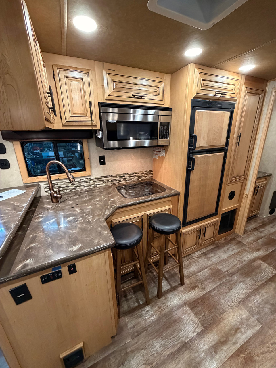 2015 Bison Premiere Horse Trailer