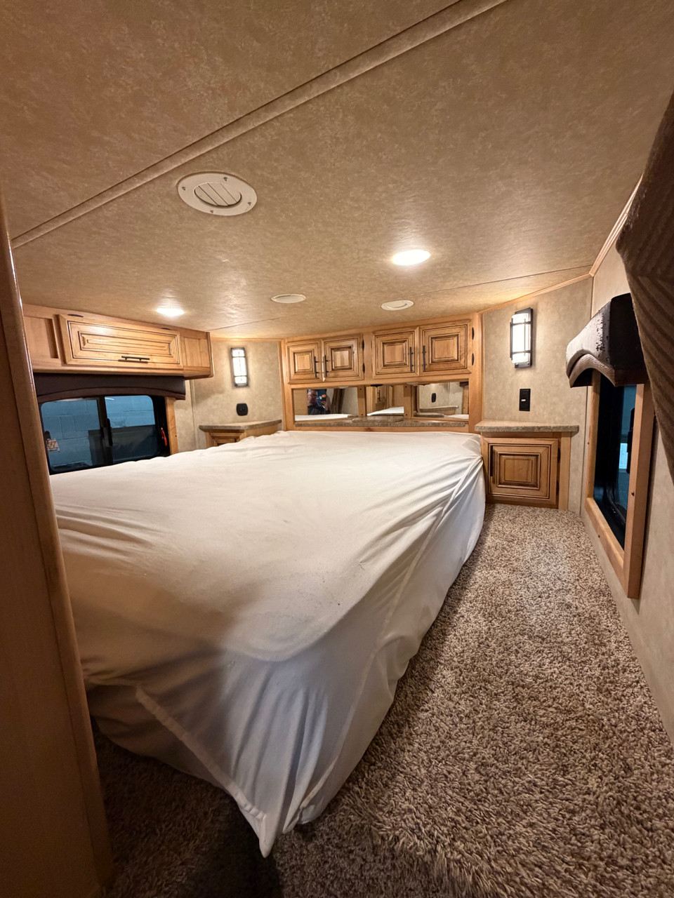 2015 Bison Premiere Horse Trailer