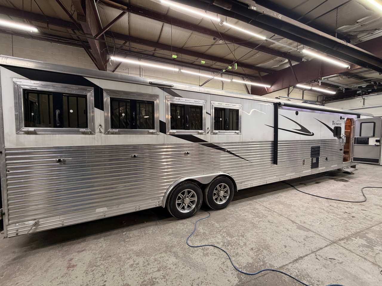 2015 Bison Premiere Horse Trailer
