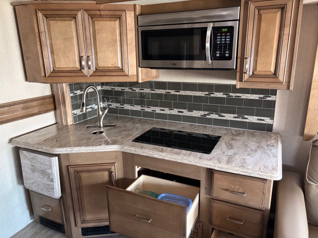 2019 Holiday Rambler Navigator 37R