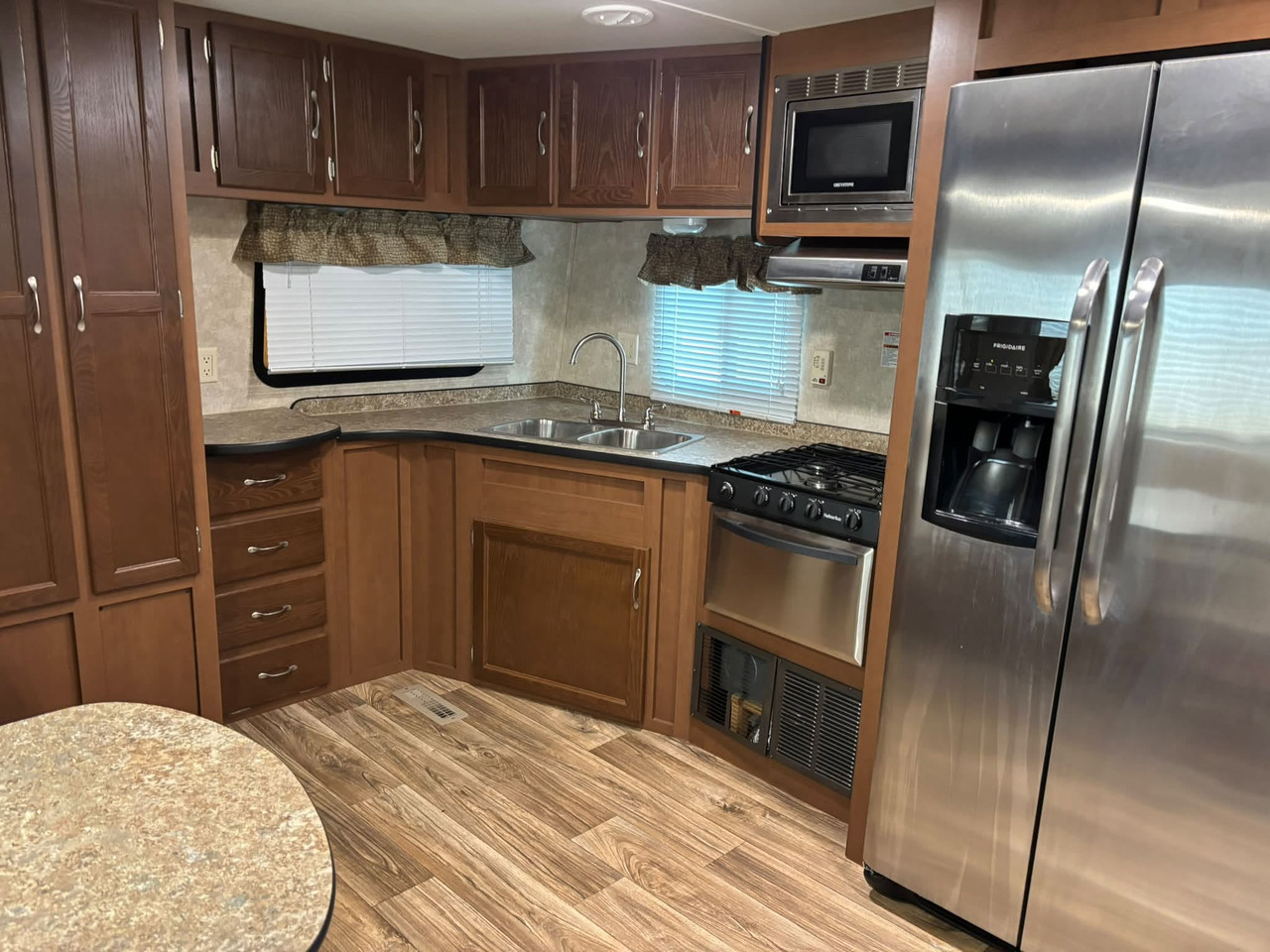 2016 RIVERSIDE RV RIVERSIDE TRAVEL TRAILER