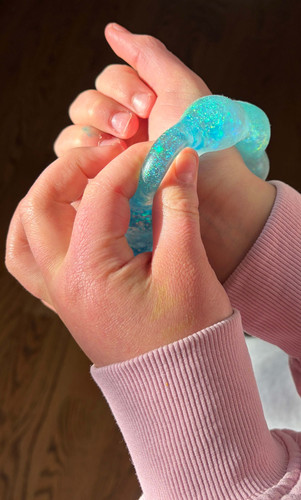 Feelzies Squishy Bracelet: Bubblegum Glow