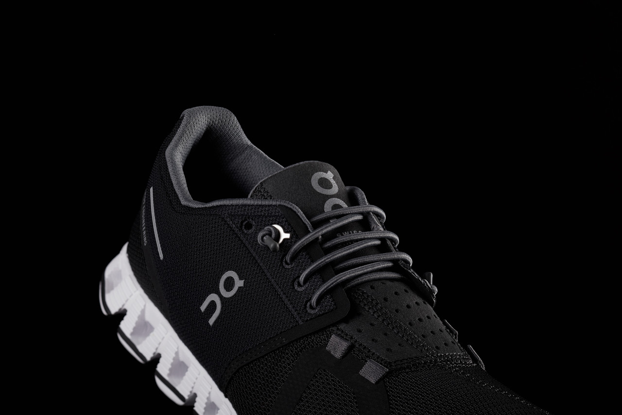 on cloud shoes with laces