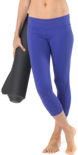 Athleta Black Heathered Chaturange Capri Leggings