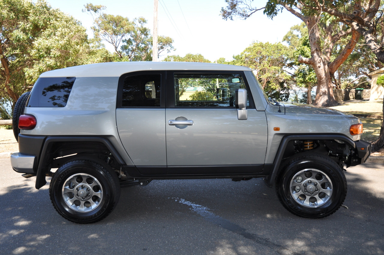 FJ Cruiser 40mm Tough Dog Suspension Kit Snake Racing