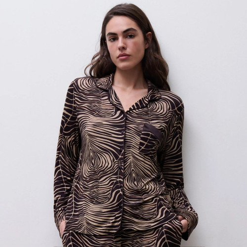 Femilet Daisy Long Sleeve Pyjama Shirt in zebra leaves