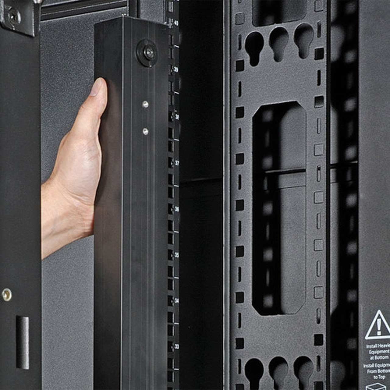 Tripp Lite PDUMV30HVNETLX 24-Outlet PDU - Switched - NEMA L6-30P - 4 x IEC 60320 C19 20 x IEC 60320 C13 - 230 V AC - 580 kW - 0U - - PDUMV30HVNETLX
