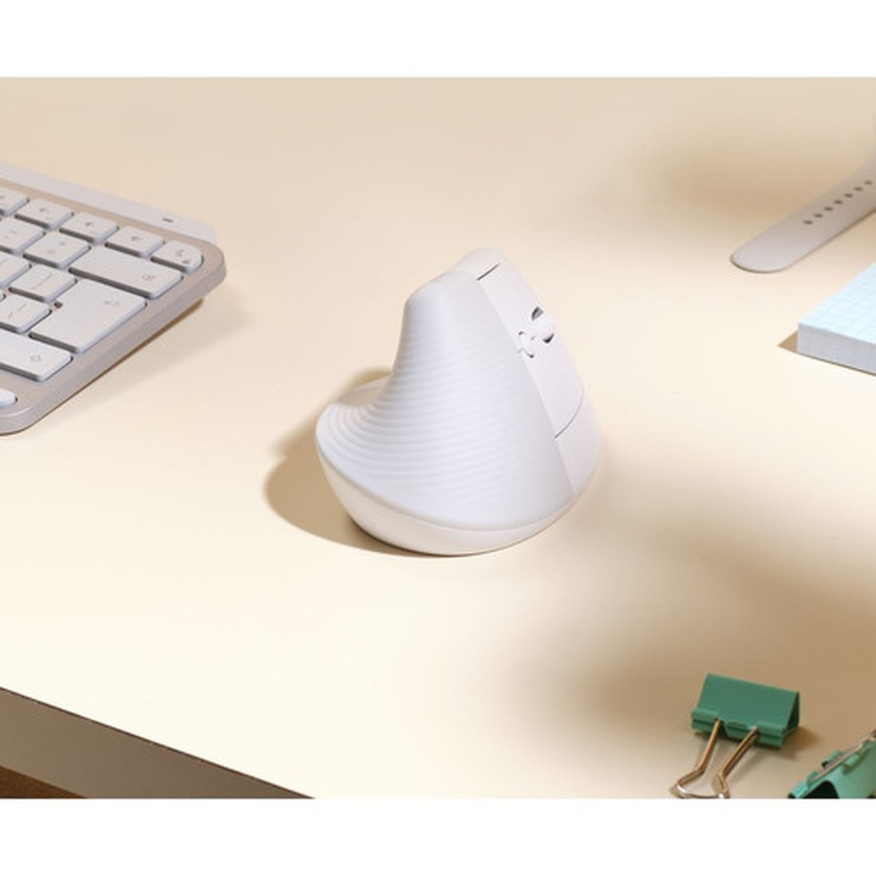 Logitech Lift for Mac Off-white - Optical - Bluetooth - Off White - 4000 dpi - 6 Buttons 910-006471