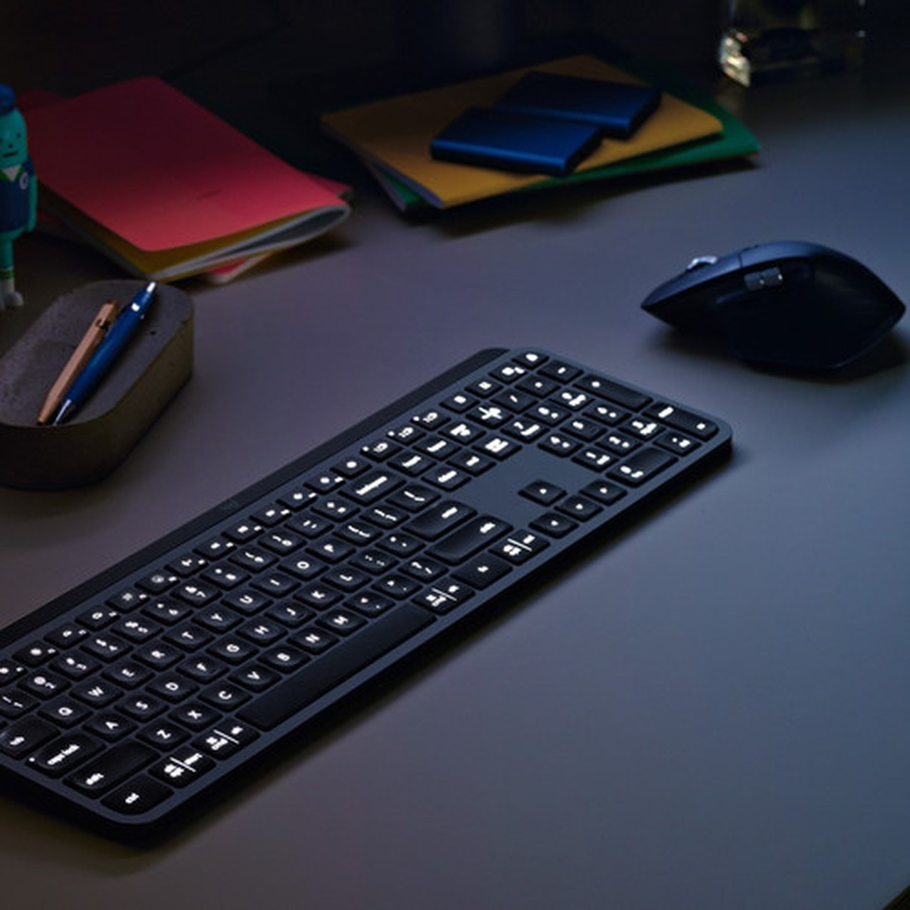 Logitech MX Keys Combo for Business Keyboard  Mouse - USB Wireless Bluetooth Keyboard - USB Wireless Bluetooth Mouse - Darkfield - - 920-010923