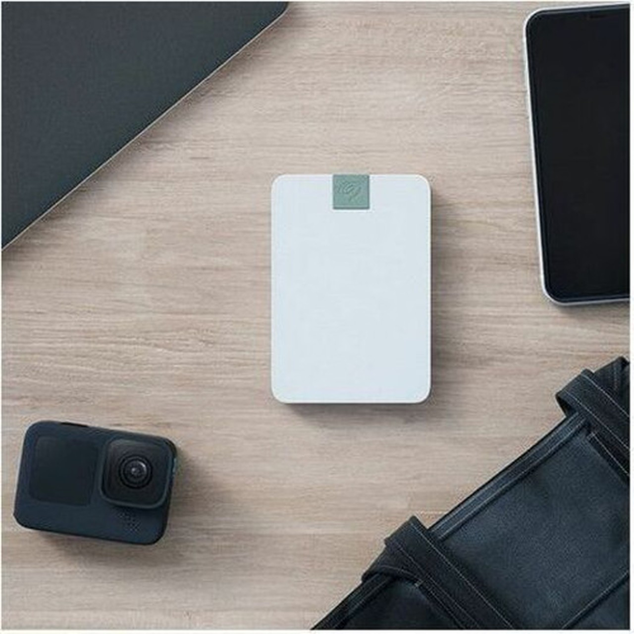 Seagate Ultra Touch STMA2000400 2 TB Portable Hard Drive - External - Cloud White - Desktop PC Notebook Device Supported - USB Type C STMA2000400