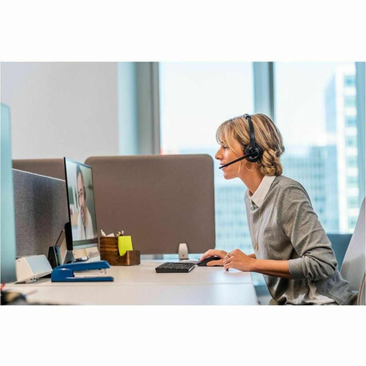 Poly Savi 8200 Office 8220 Headset - Stereo - Wireless - BluetoothDECT 60 - 4495 ft - 32 Ohm - 20 Hz - 20 kHz - Over-the-head - - - 7S4B6AAABA