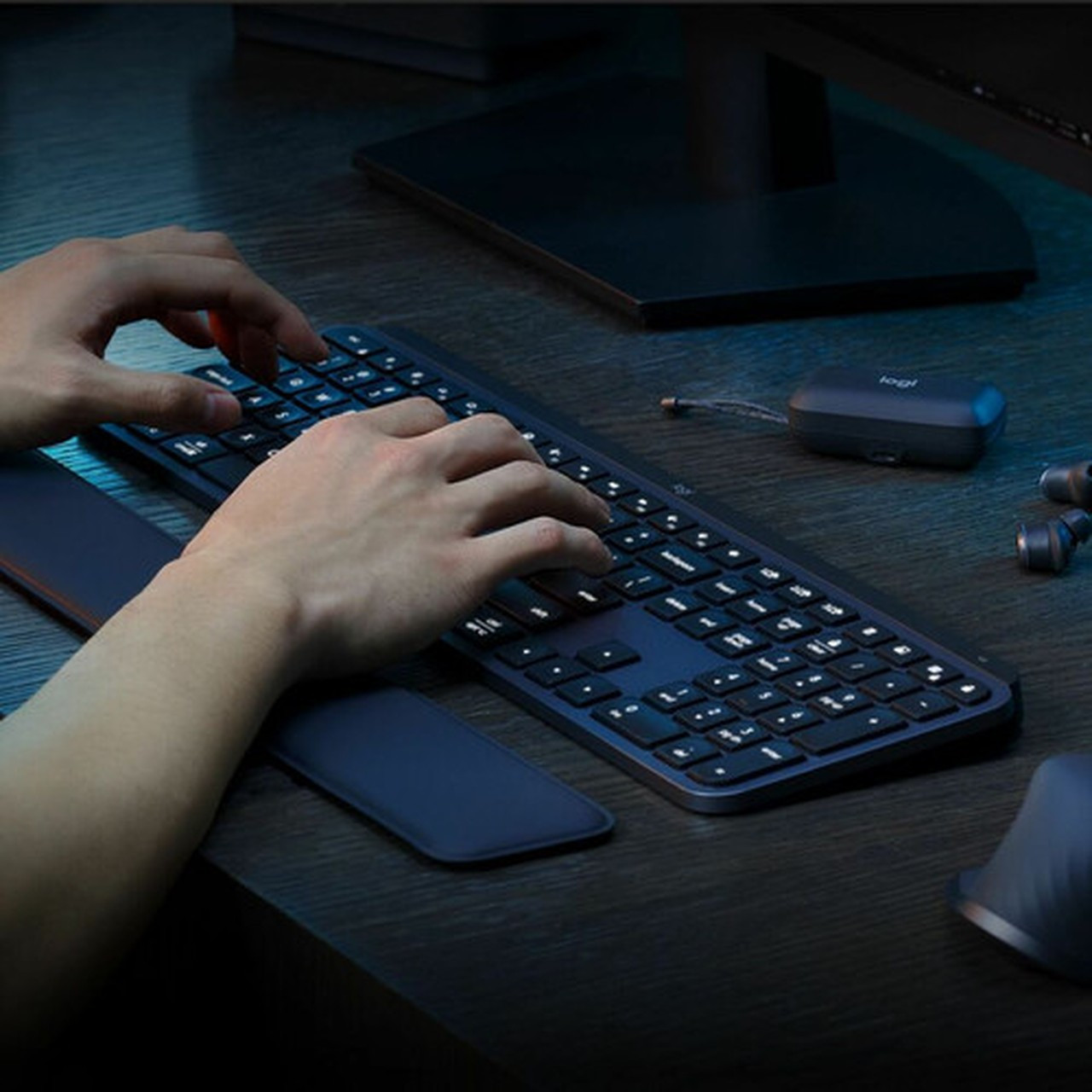 Logitech MX Keys S Combo - Performance Wireless Keyboard and Mouse with Palm Rest - USB Bluetooth Keyboard - Black - USB Wireless - - 920-012274