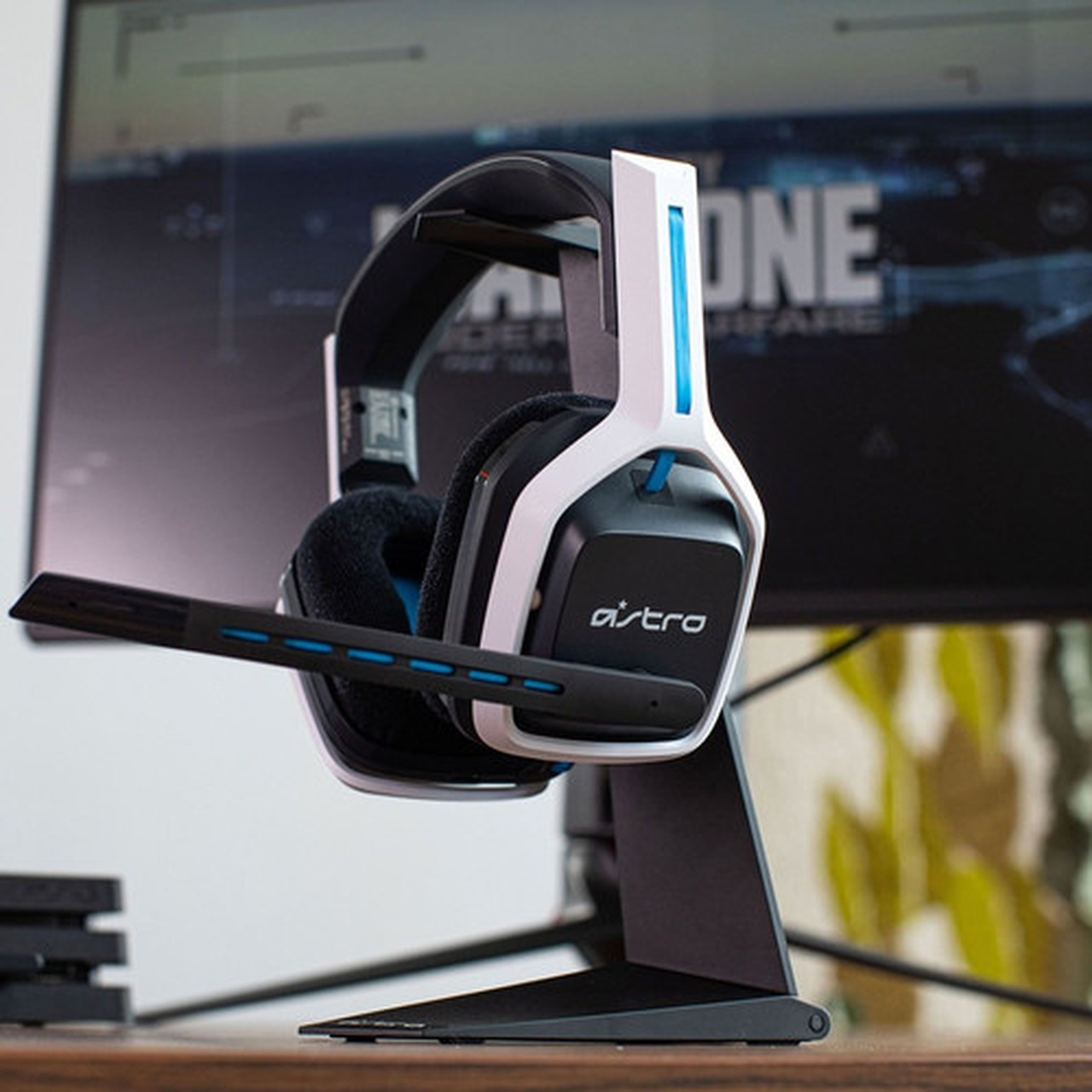 Astro A20 Wireless Gen 2 Headset - Stereo - USB - Wireless - 492 ft - 32 Ohm - 20 Hz - 20 kHz - Over-the-ear - Binaural - Ear-cup - - 939-001876