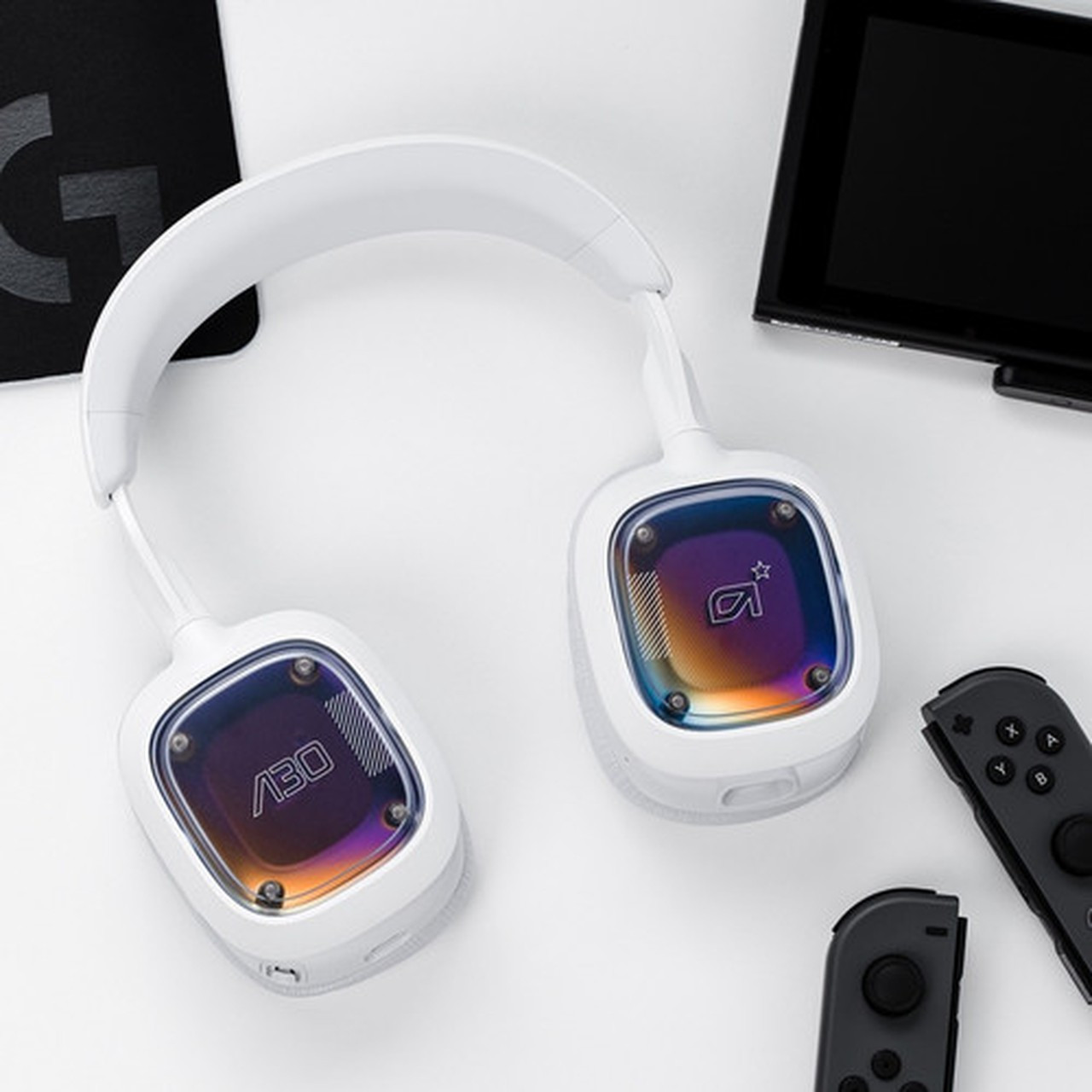 Astro A30 Gaming Headset - Mini-phone 35mm USB Type A - WiredWireless - BluetoothRF - 492 ft - 32 Ohm - 20 Hz - 20 kHz - - - ft 939-001992