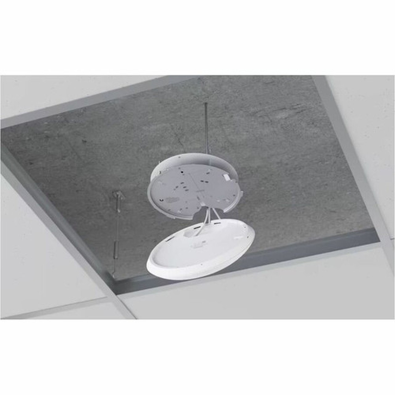 Ubiquiti U7 Pro Tri Band IEEE 80211 abgnacaxbe 930 Gbits Wireless Access Point - 240 GHz 5 GHz 6 GHz - MIMO Technology - 1 U7-PRO