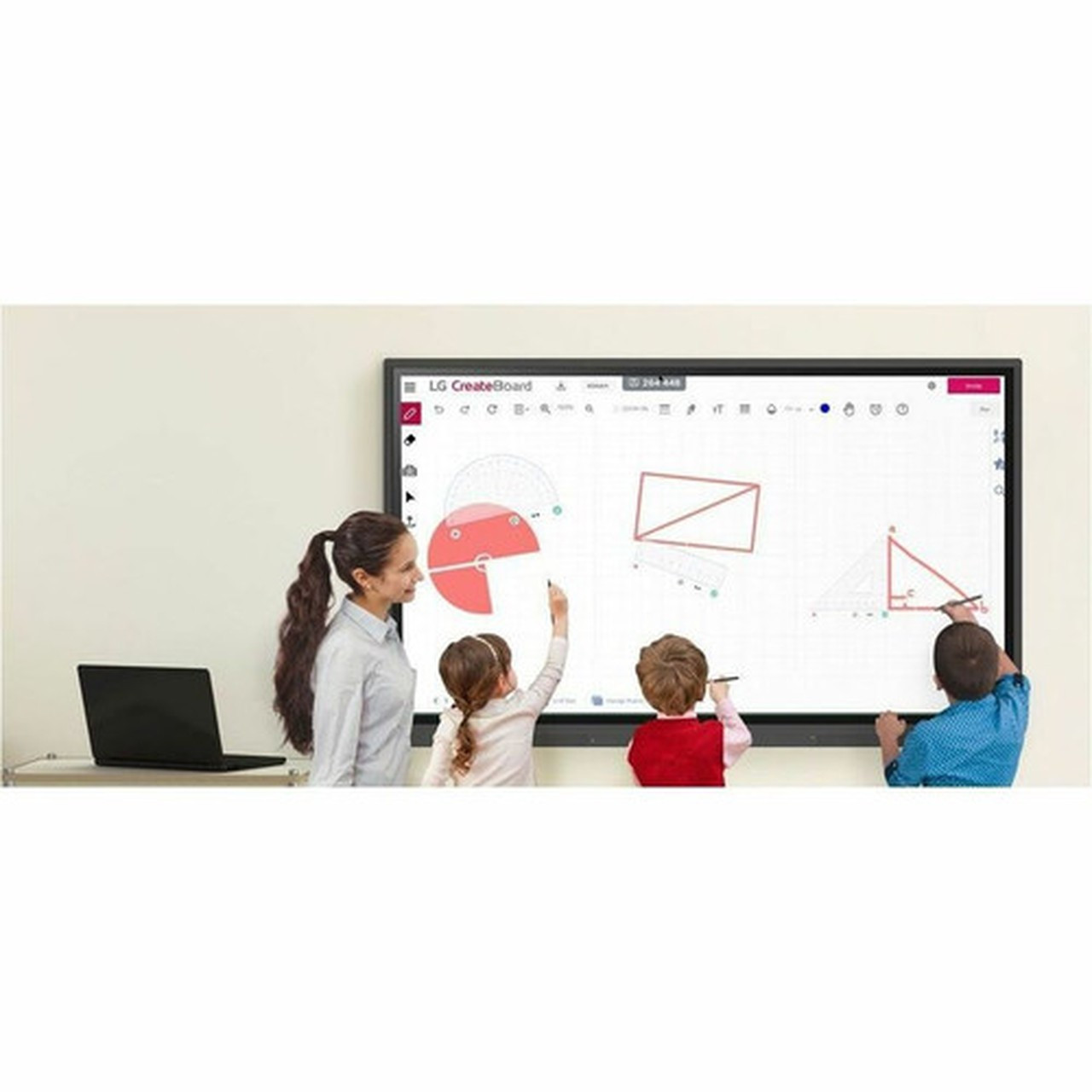 LG CreateBoard 65TR3DK-B Collaboration Display - 65 LCD - ARM Cortex A55 - 4 GB - Touchscreen - 169 Aspect Ratio - 3840 x 2160 - LED 65TR3DK-BMUSQ