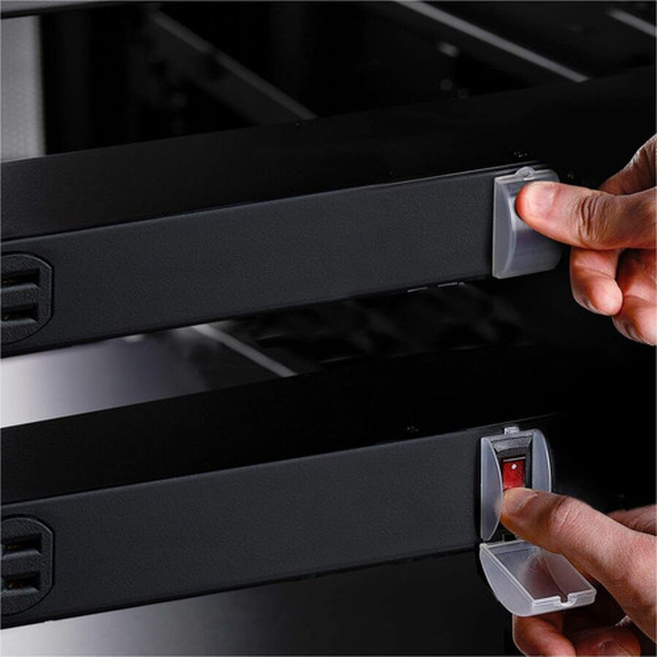 StarTechcom 8-Outlet Horizontal Rack Mount PDU 1U Server Power Distribution Strip wSurge Protector 125V15A 8ft24m Power Cord 8NM8-RACK-MOUNT-PDU