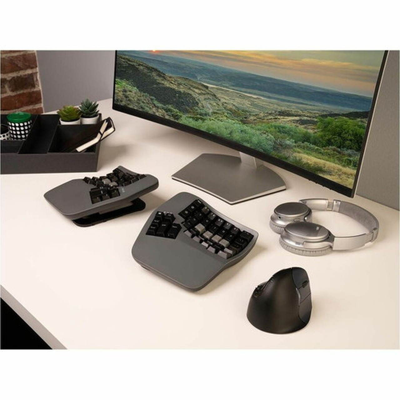 Kinesis Advantage360 Pro Bluetooth Keyboard- Gateron Brown - WiredWireless Connectivity - Bluetooth - 30 ft 9144 mm - USB Interface KB360-PRO-GBR