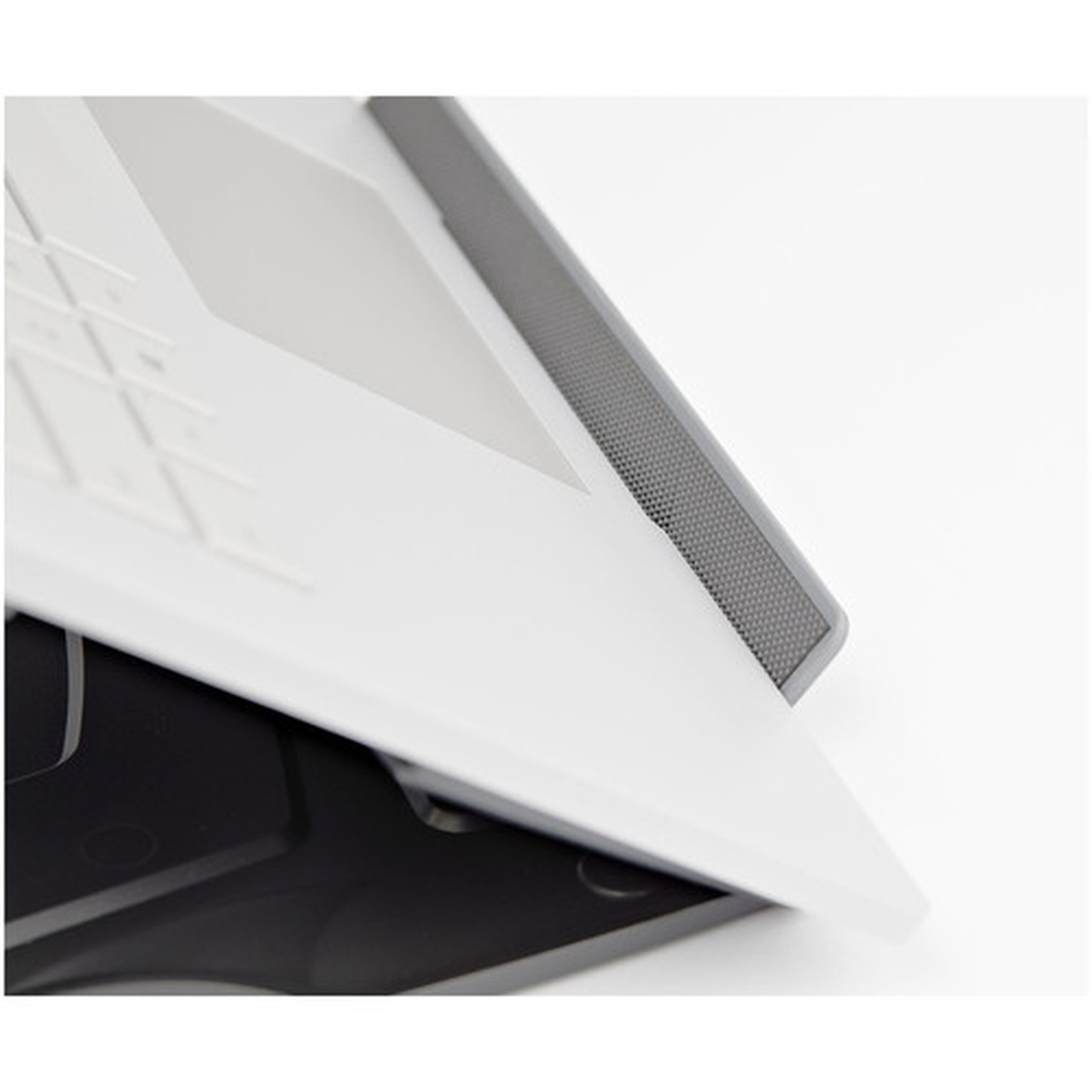 StarTechcom_Portable_Laptop_Stand_-_Laptop_Desk_Stand_-_Adjustable_Laptop_Stand_-_Ergonomic_Laptop_Table_Stand_-_Laptop_Riser_Stand_-_LTRISERP