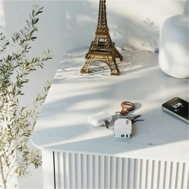 Alogic KeyLight 2000mAh Portable Power Bank - For iPhone, USB Type C Device, Smartphone, AirPod, Earbud, Charging Case, Smartwatch - - (KLPB2KWH)