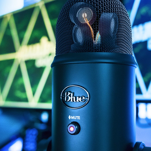 Blue 988-000100 Yeti USB Condenser Microphone - Stereo - Tri-Capsule Array - Cardioid - Bidirectional - Omnidirectional - Desktop Stand