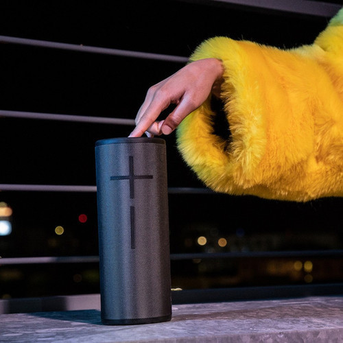 Ultimate Ears BOOM 3 Portable Bluetooth Speaker System - Night Black - 90 Hz to 20 kHz - 360deg Circle Sound - Battery Rechargeable 984-001348